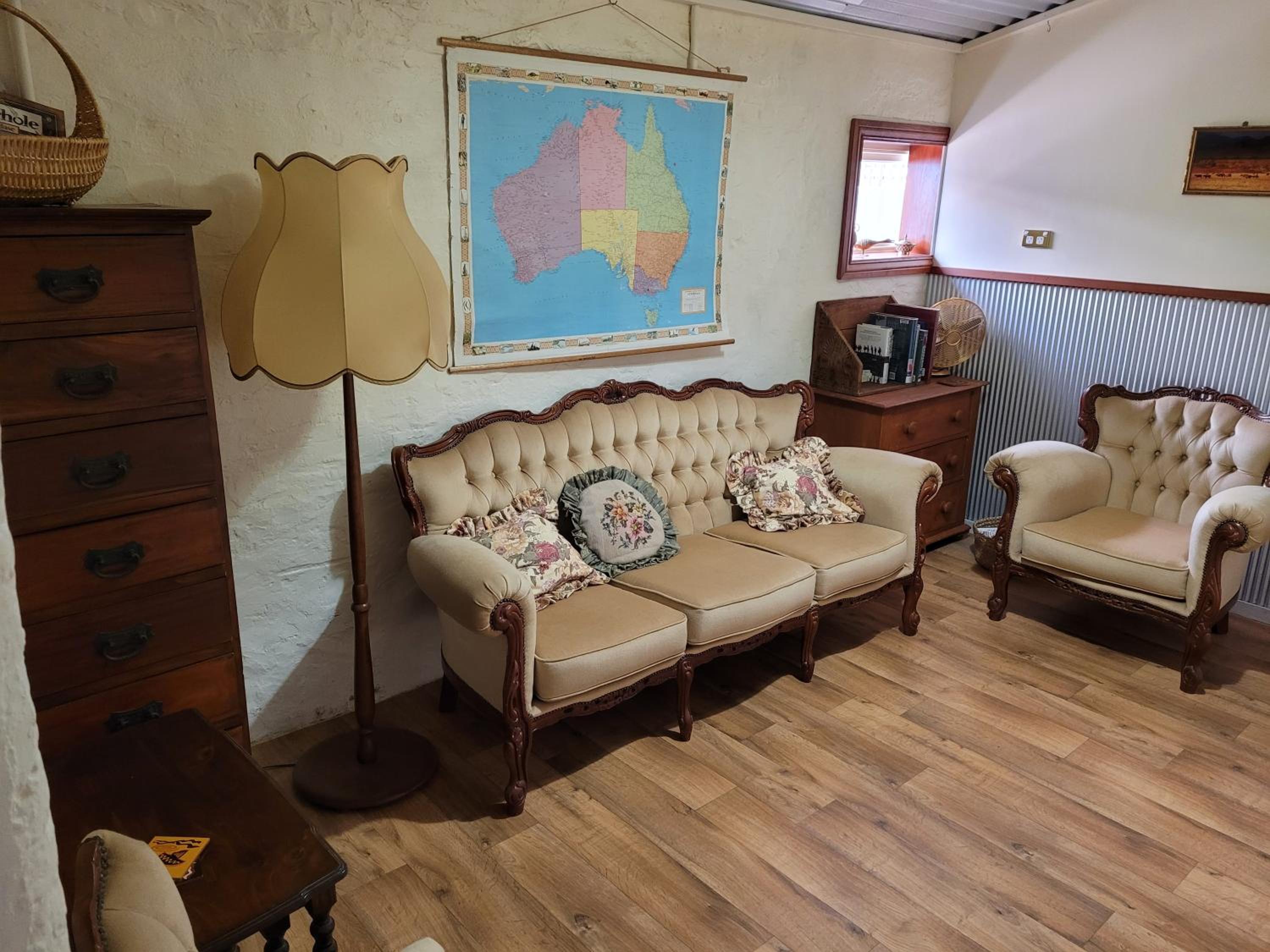Sunset Ridge Accommodation -Rockville Homestead