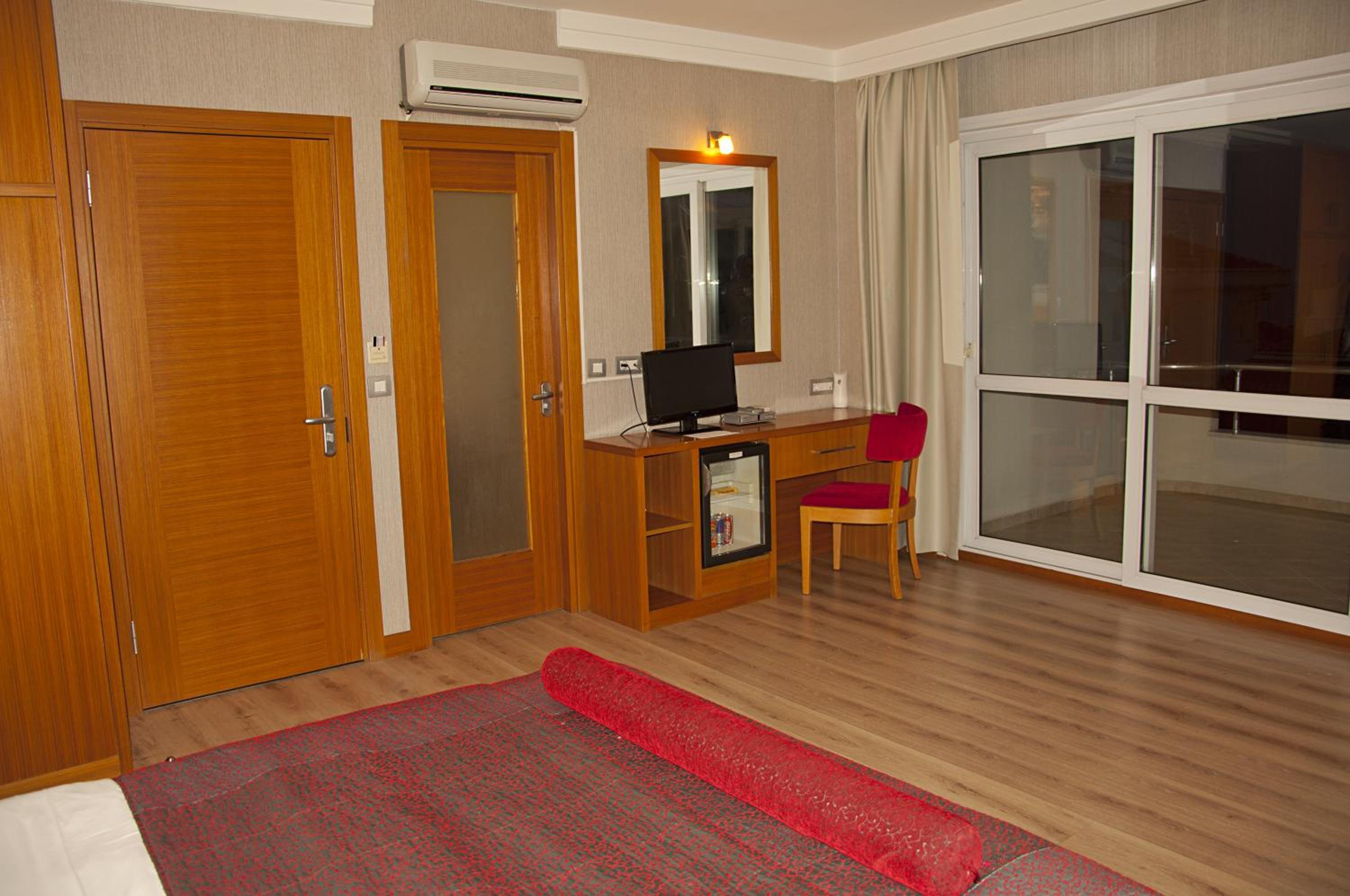 Island Otel - Image 21