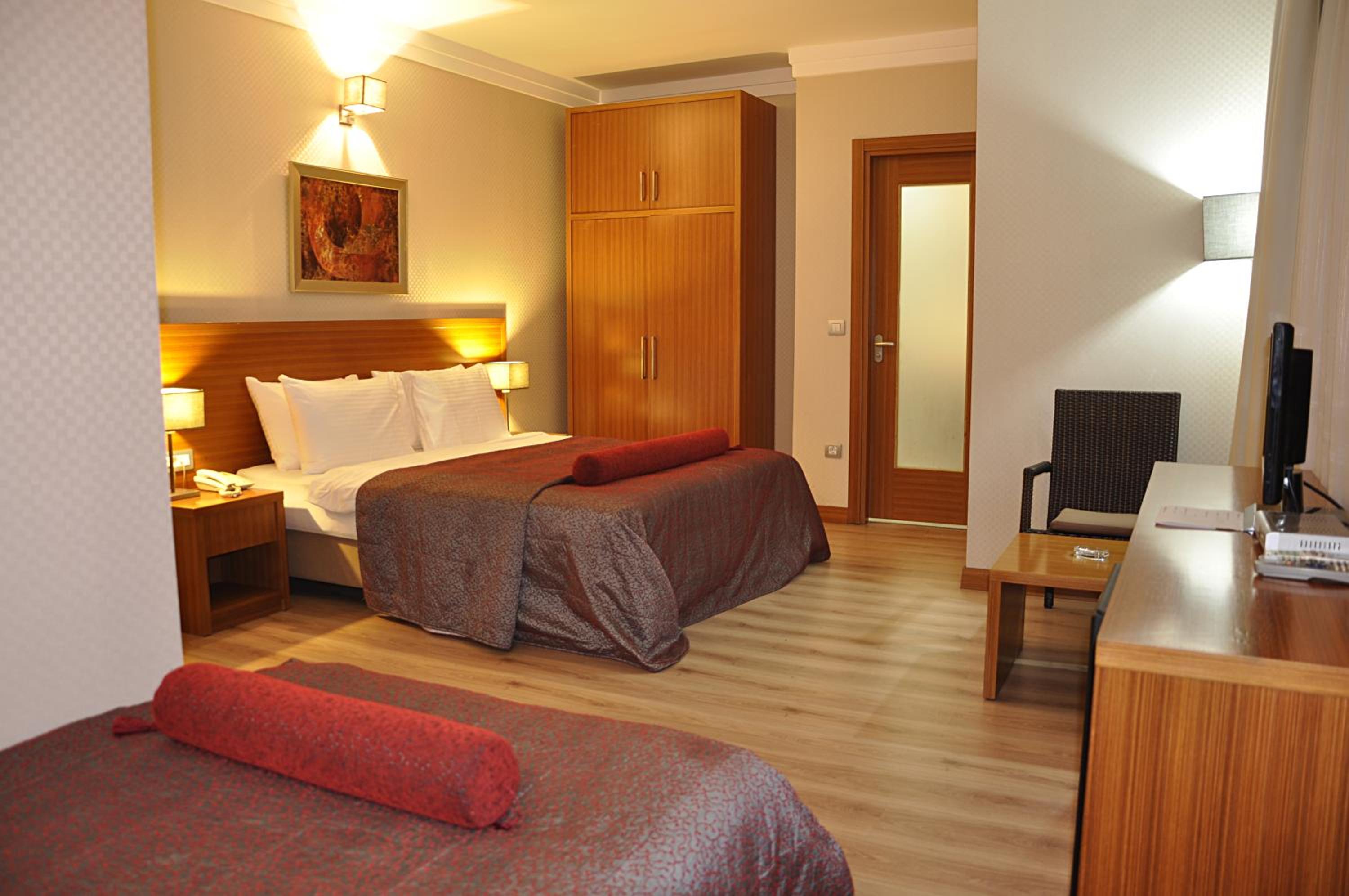 Island Otel - Image 30