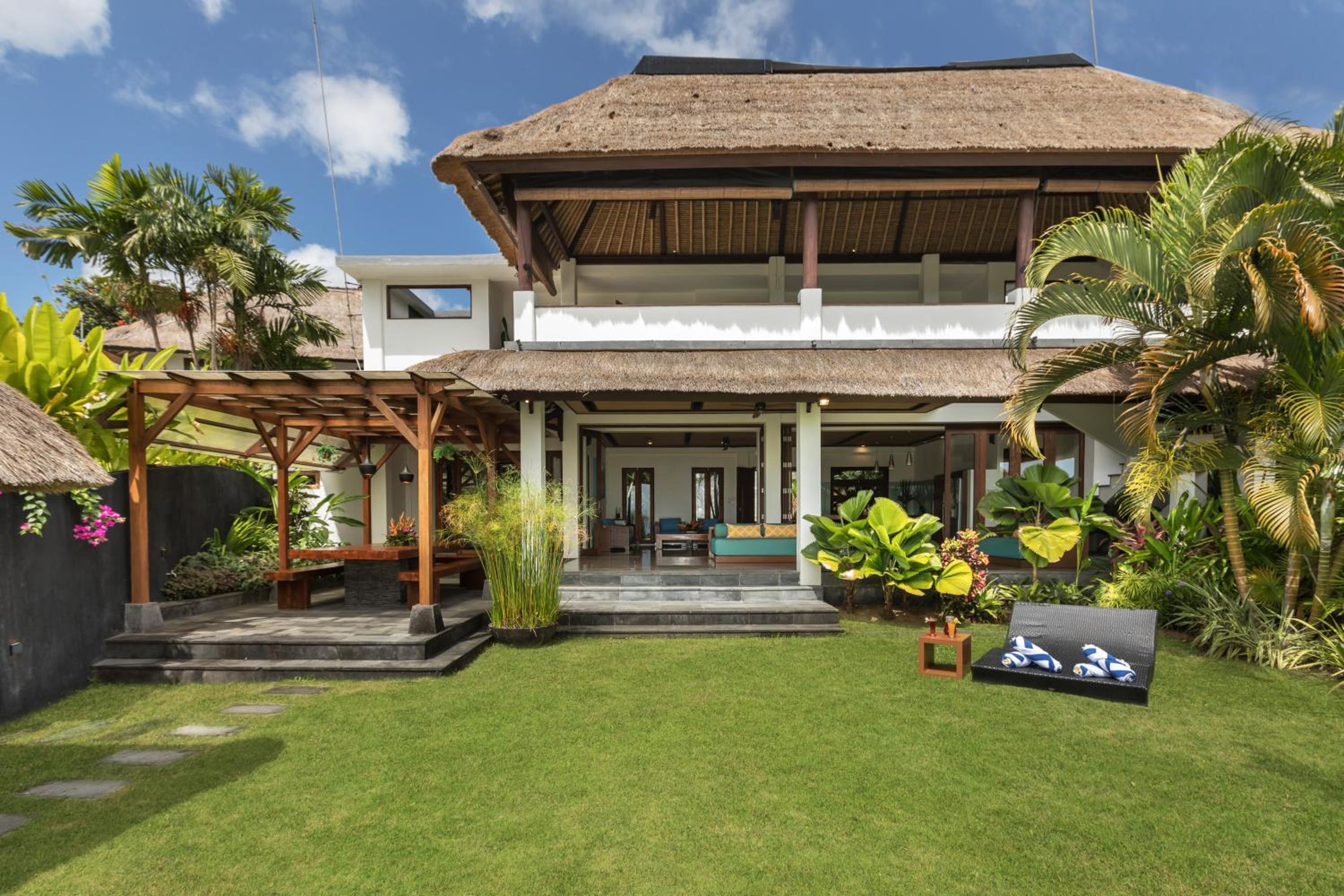 Hotel Villa Djani Balangan by Nagisa Bali - Image 1