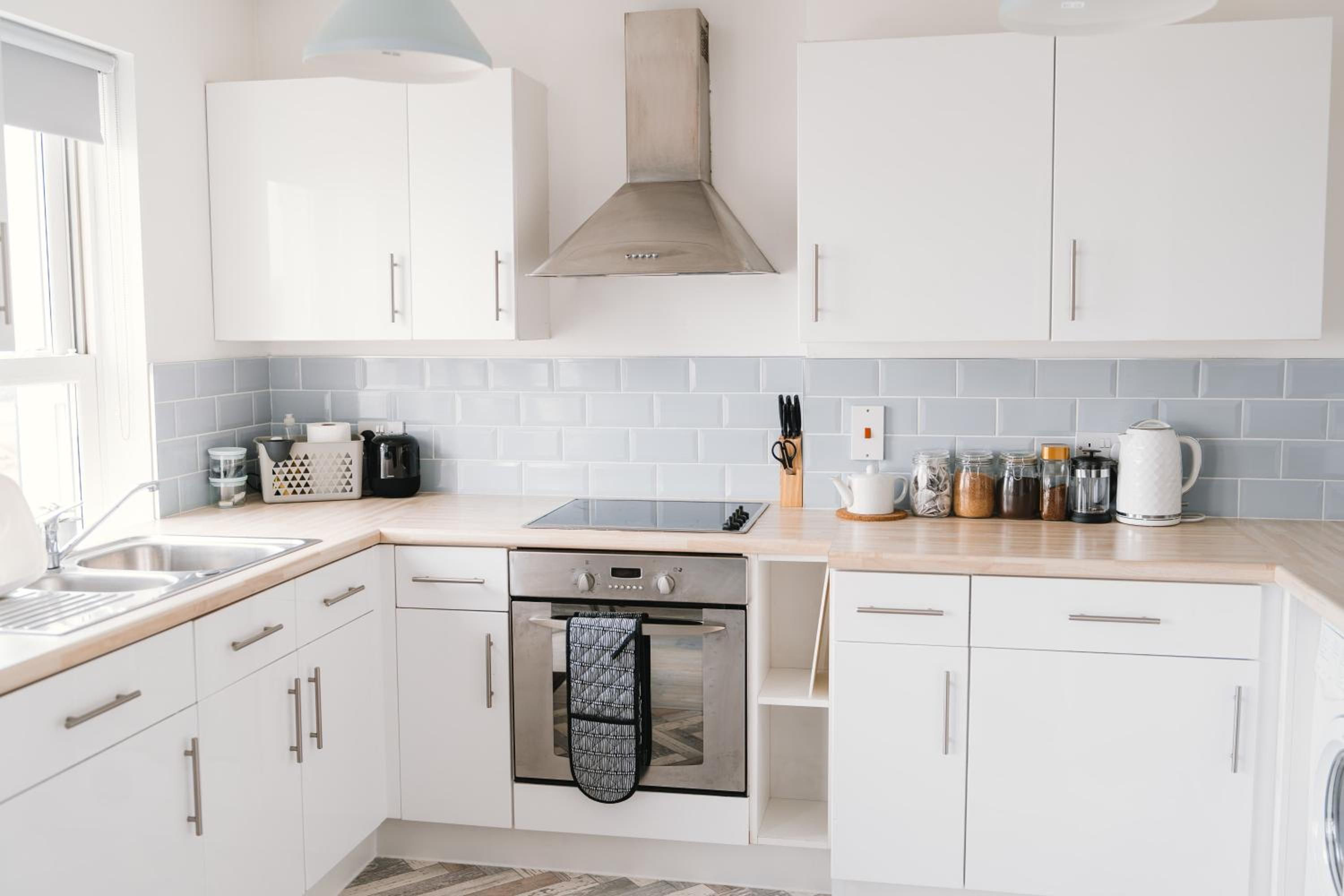 Barry Island Beachfront Apartment - Stunning Bay Views and Private Parking view 2