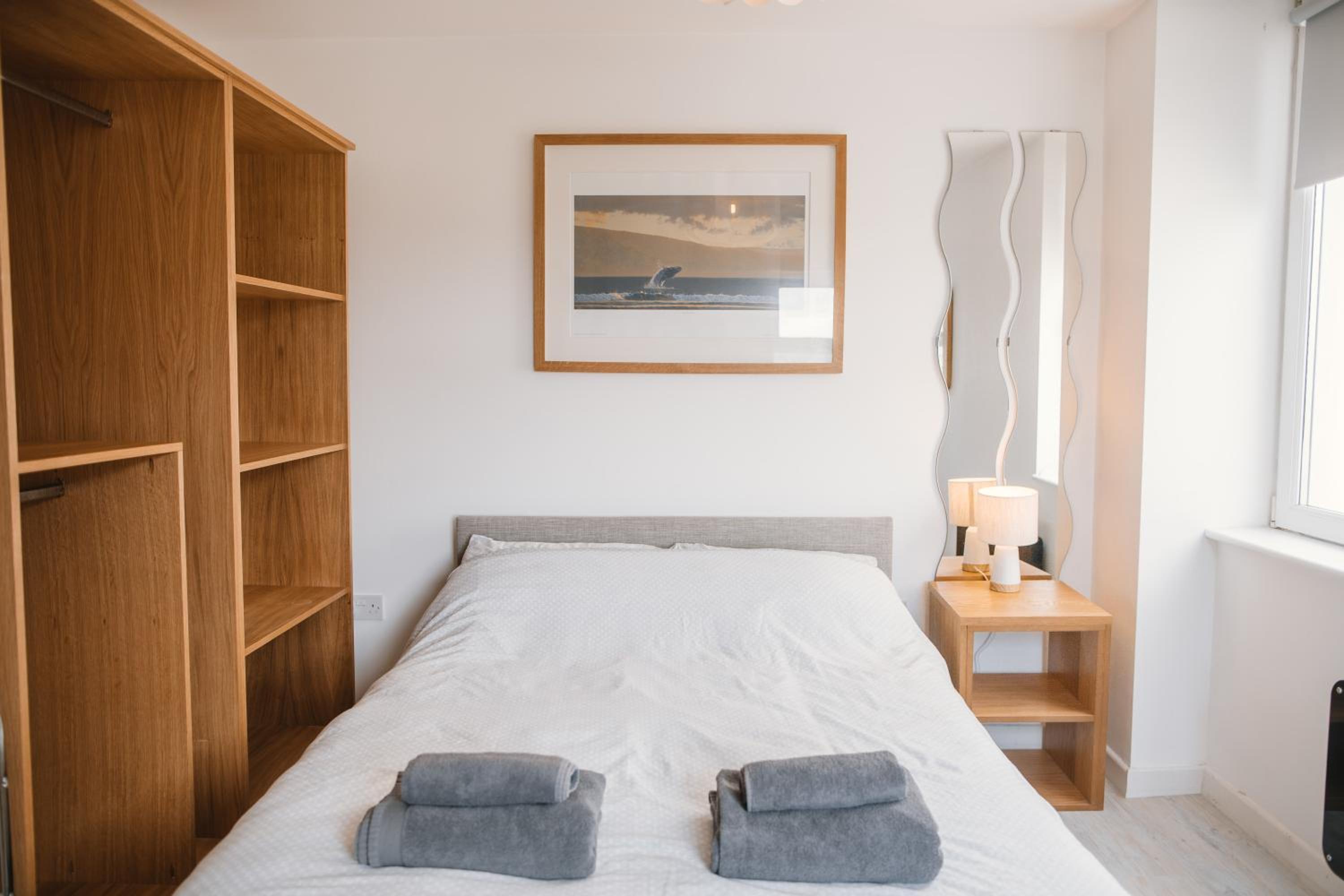 Barry Island Beachfront Apartment - Stunning Bay Views and Private Parking view 4