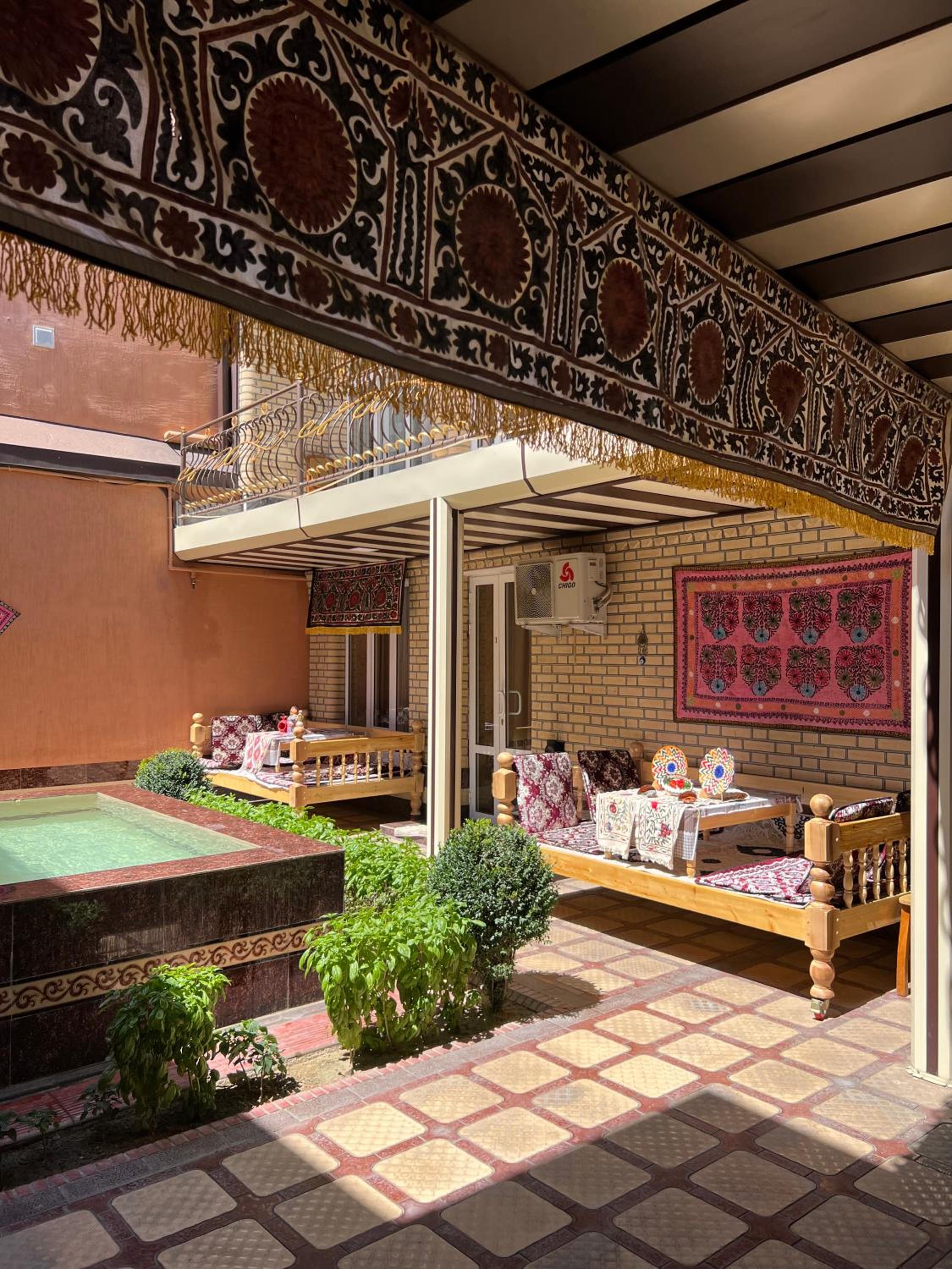 SHAHNOZA GRAND