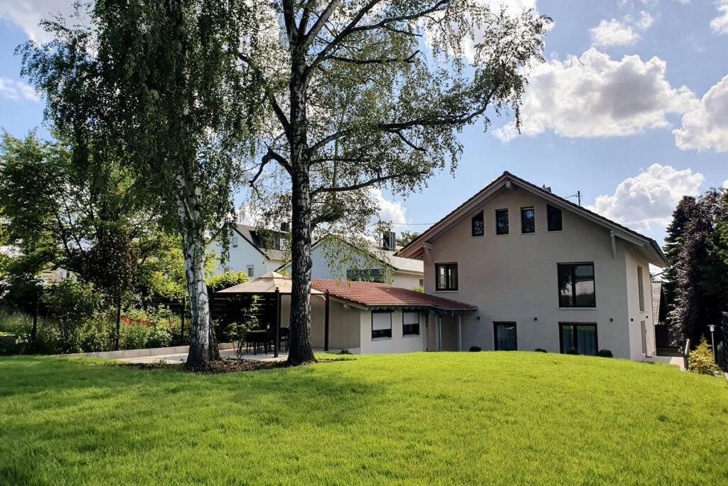 Blumen(t)raum - Ferienwohnung in Karlsruhe