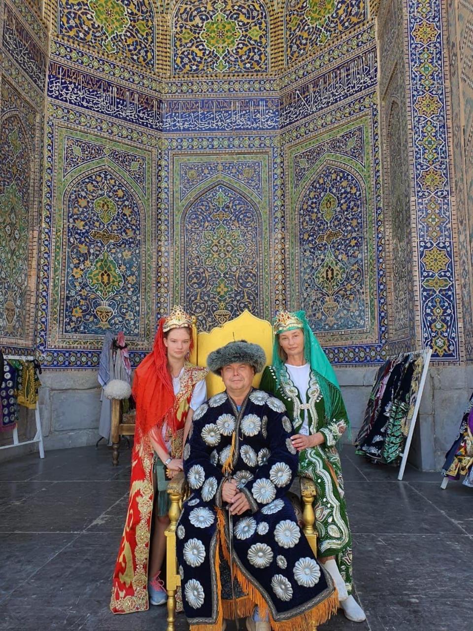 SHAHNOZA GRAND