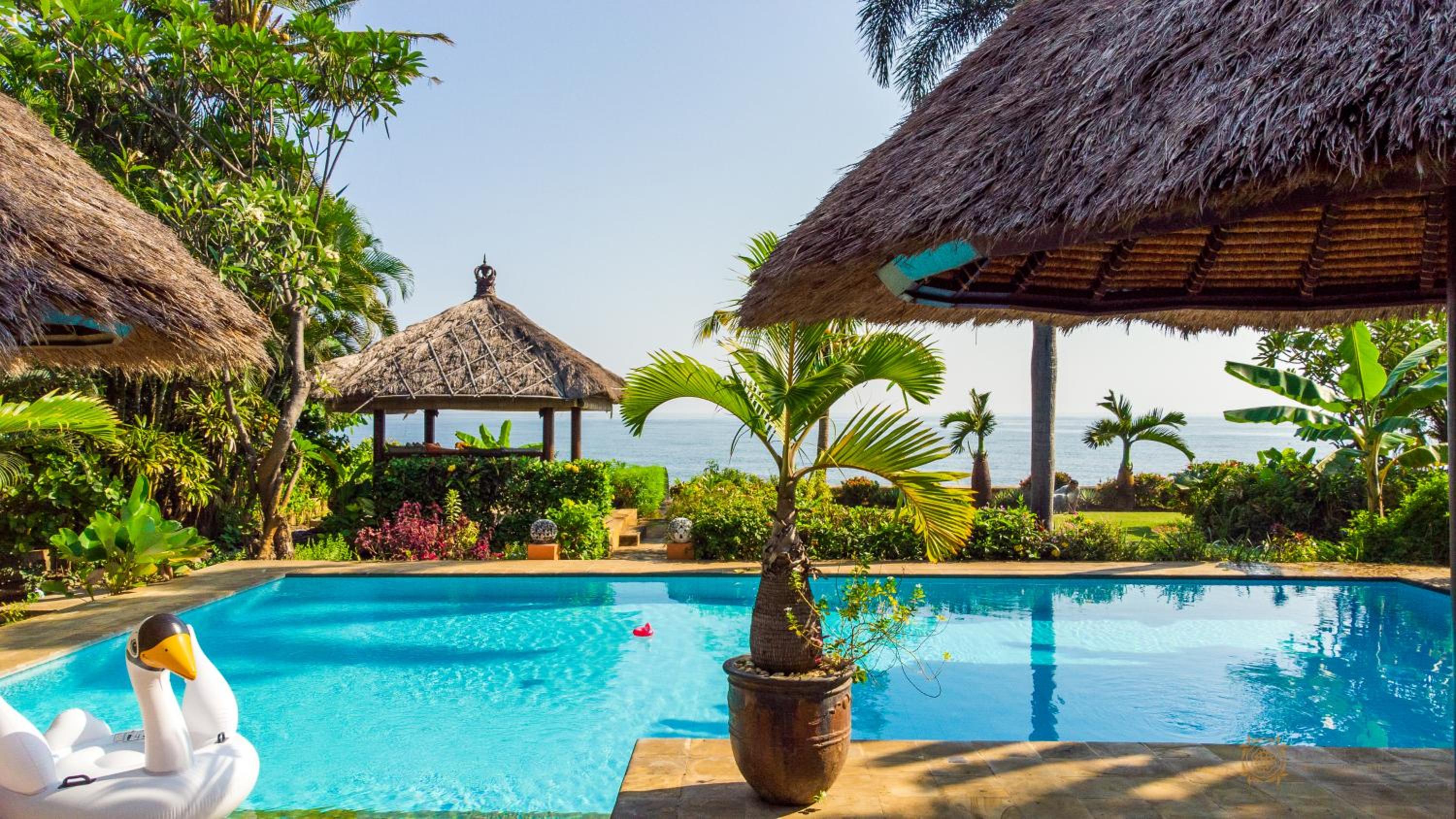Villa Bidadari - Bali Sea Villas Beachfront and private pool view 3