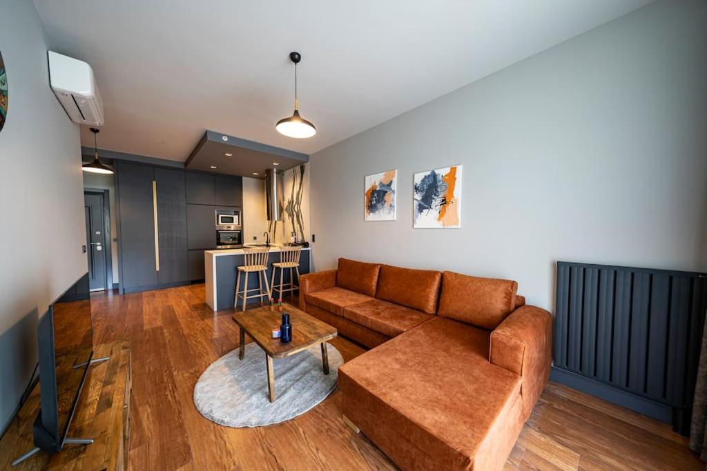 Classy furnished residence - Gym&Pool&Garage ( Benesta 158 )