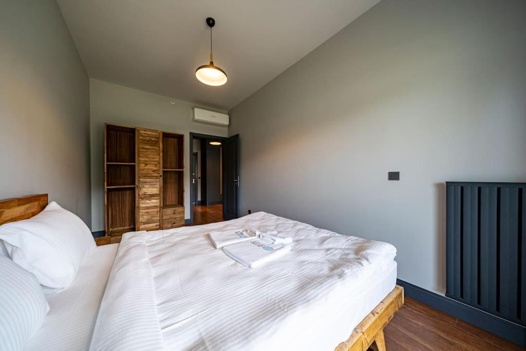 Classy furnished residence - Gym&Pool&Garage ( Benesta 158 )