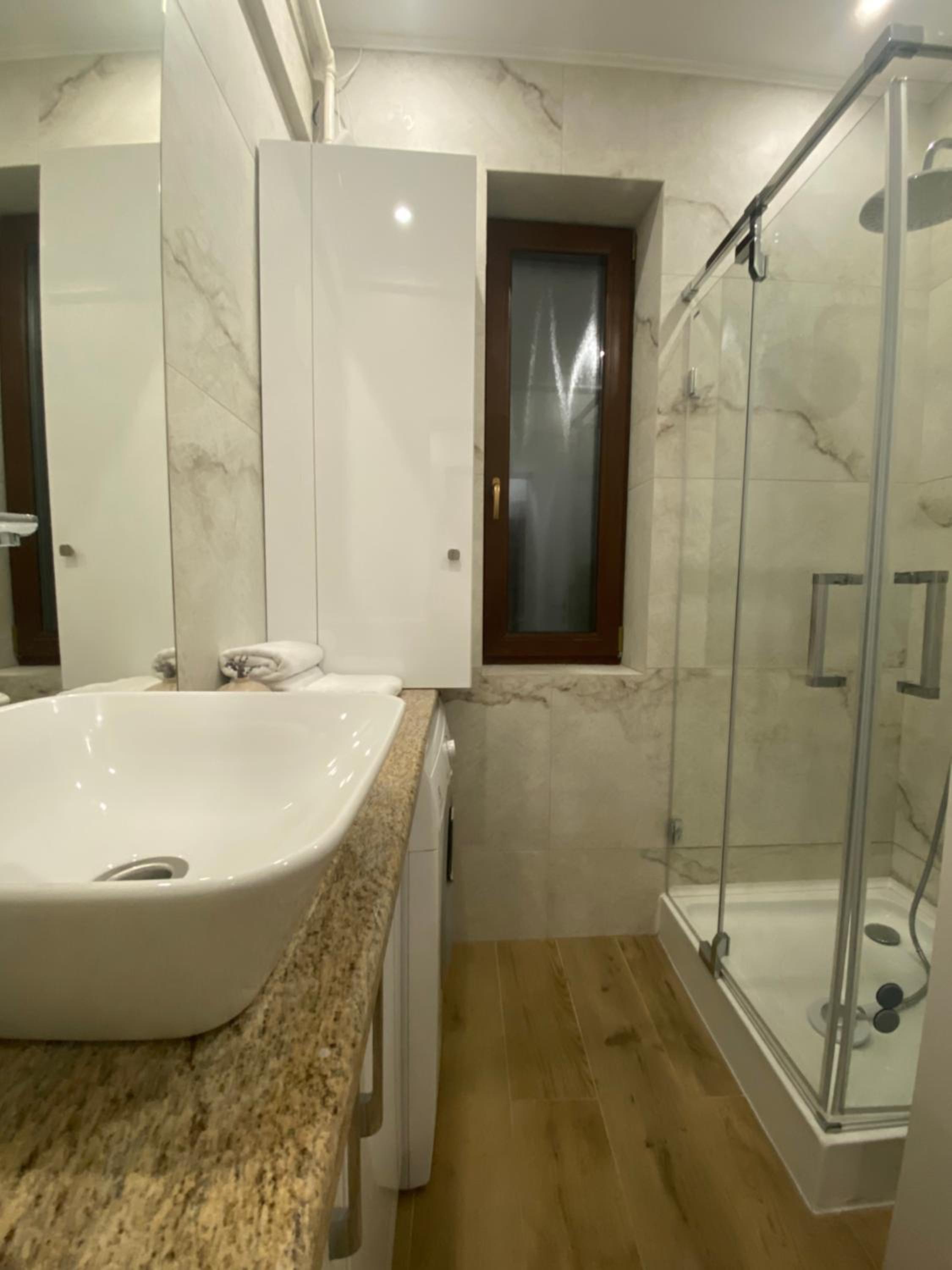 Intimate Inn view 5