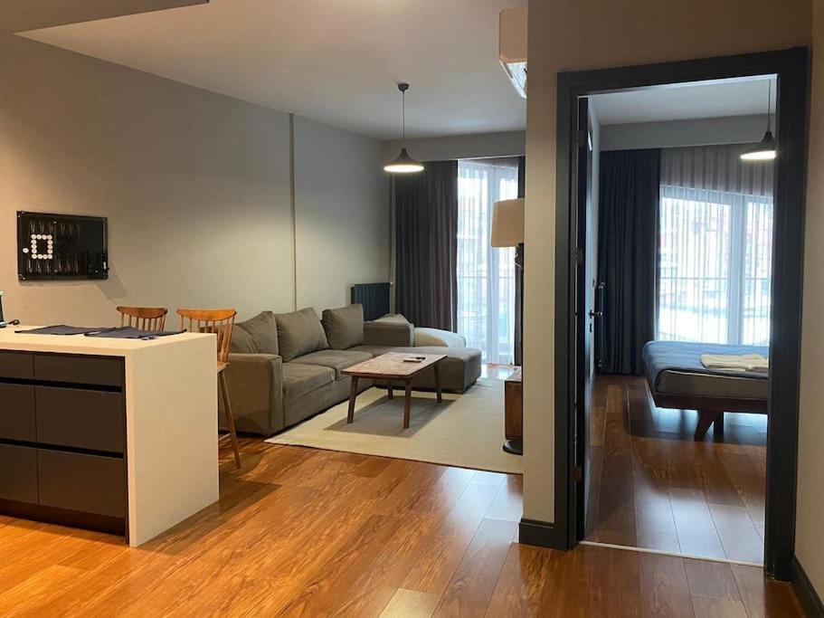 Classy furnished residence - Gym&Pool&Garage ( Benesta 171 )