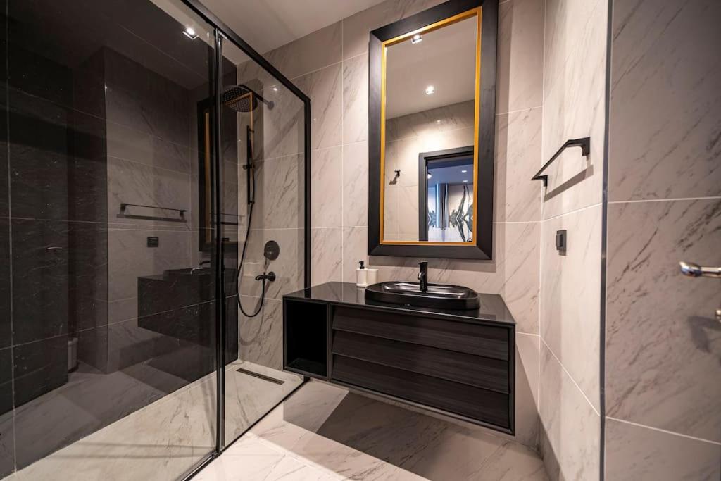 Classy furnished residence - Gym&Pool&Garage ( Benesta 37 )
