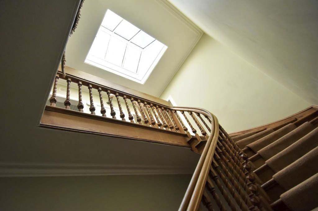 6 Howard Place view 4