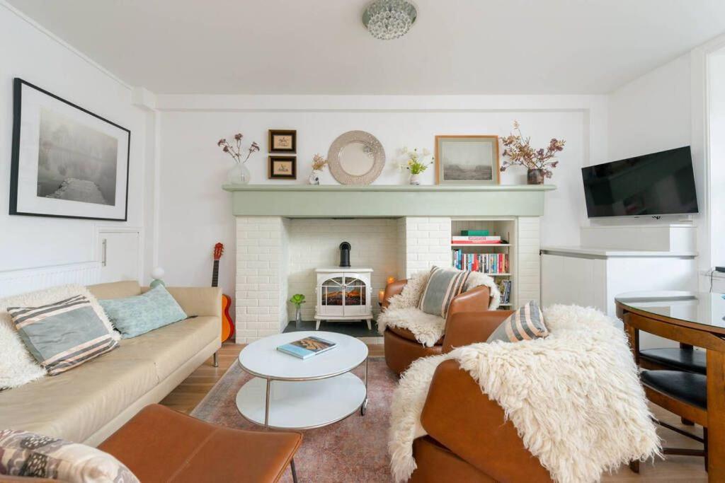 Playfair Terrace