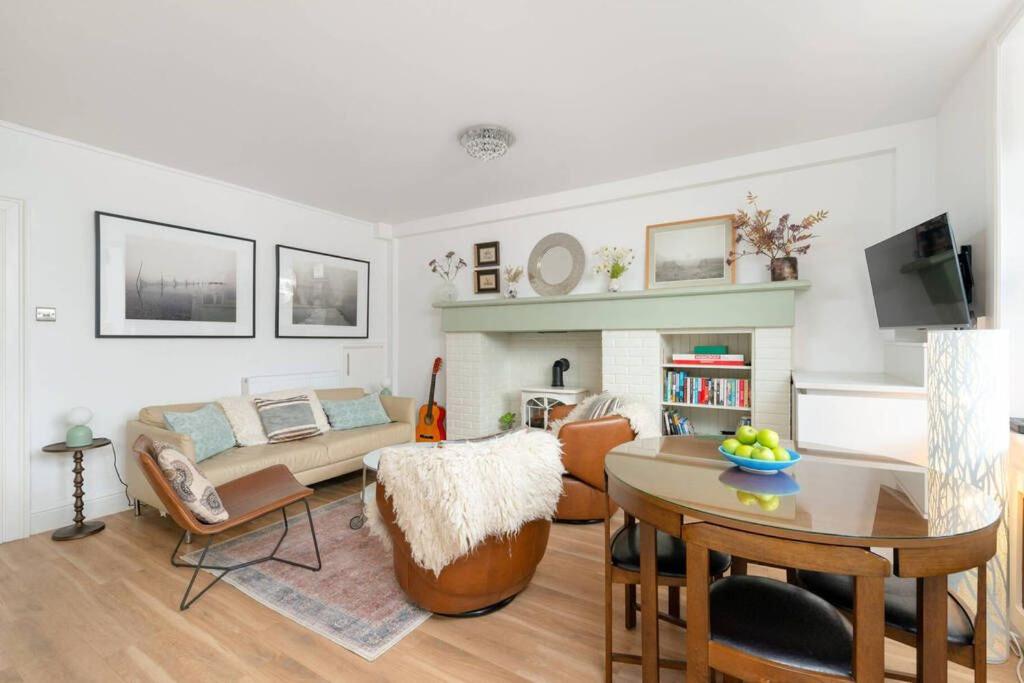 Playfair Terrace