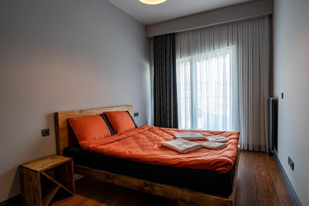 Classy, modern furnished residence-7-24 security BNS11