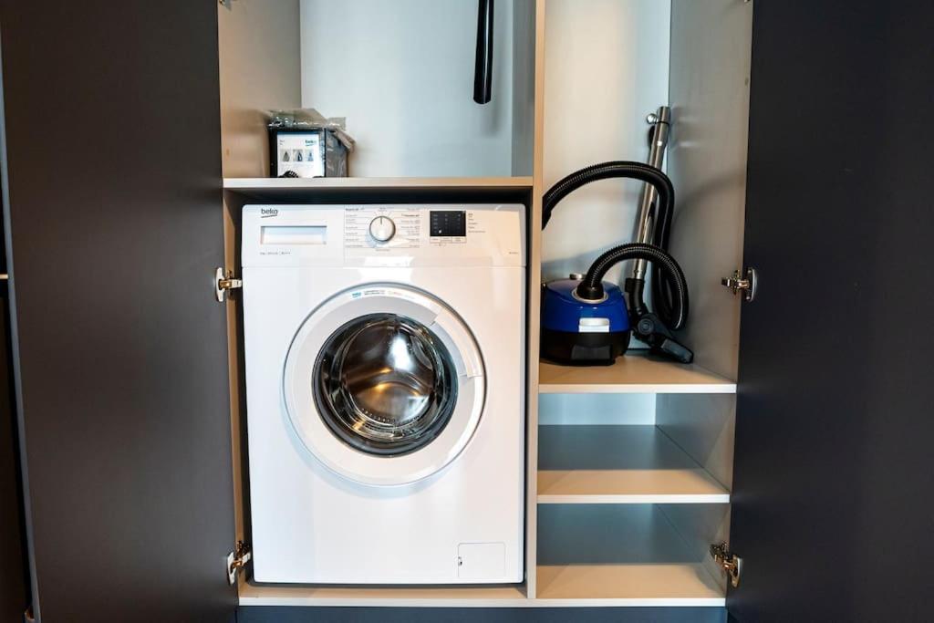 Classy, modern furnished residence, 7-24 security BNS115