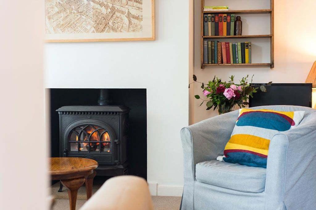 Willow Cottage, North Street view 5