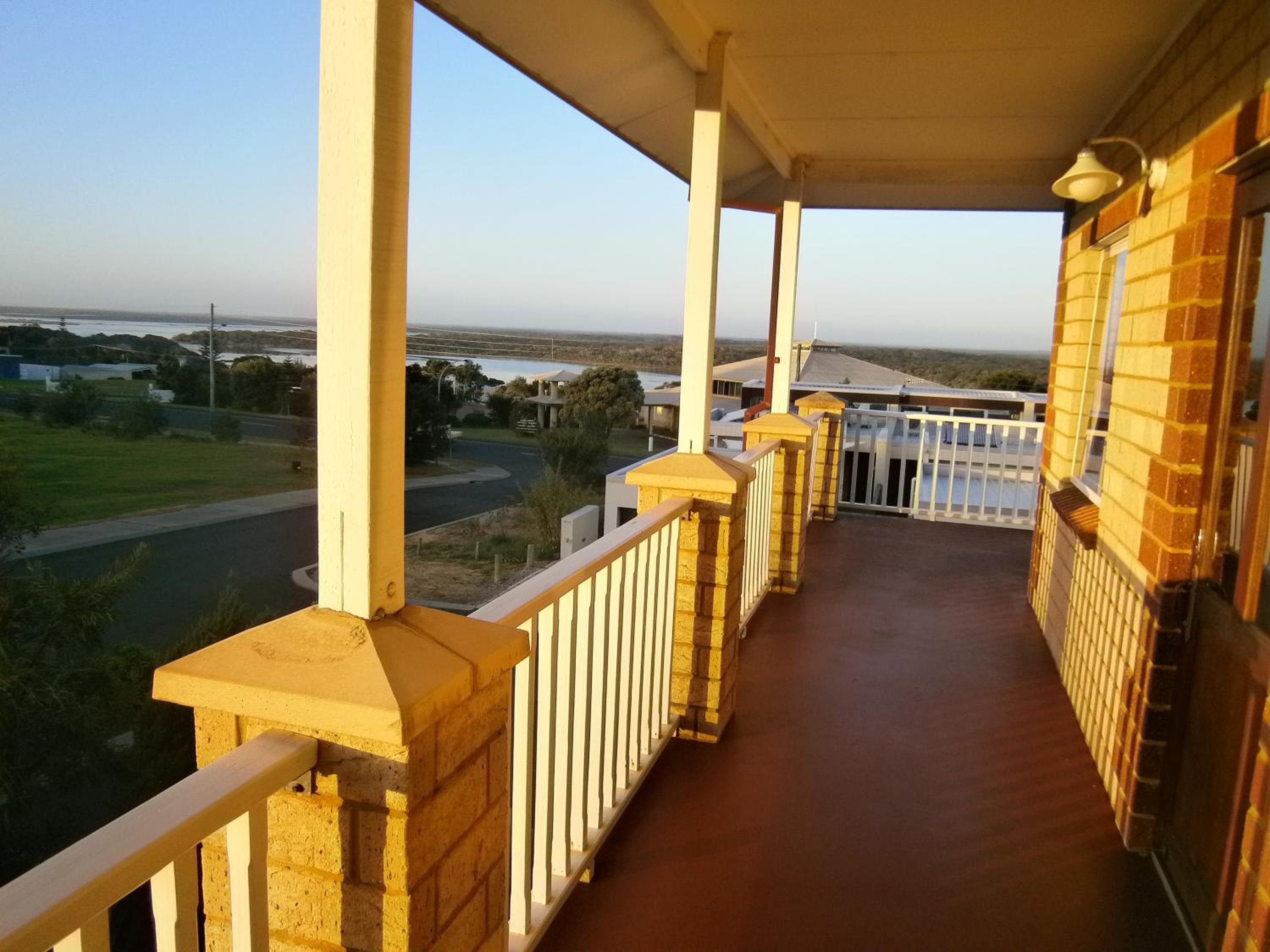 Baywatch Retreat Augusta view 5
