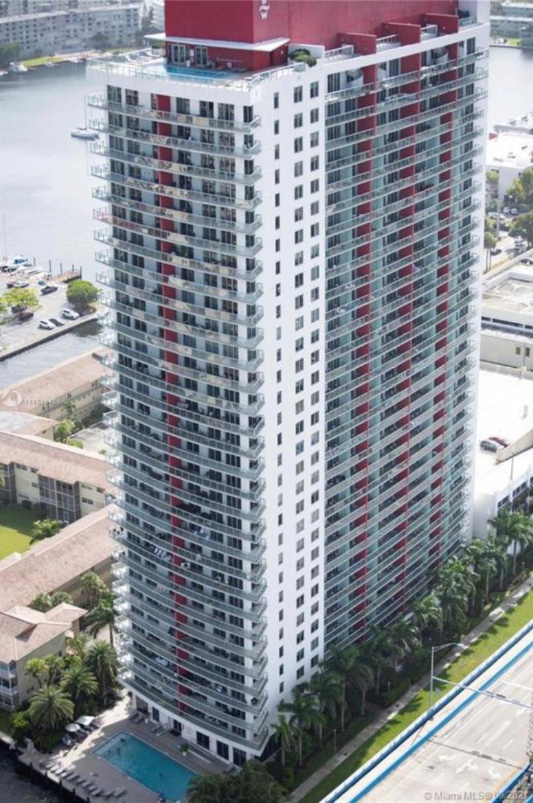 Miami Beach Glam, Ocean Views & Elegance -28B