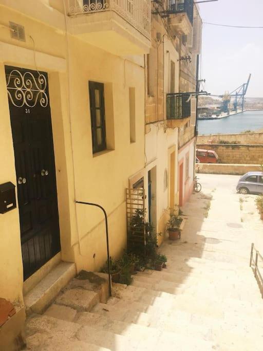 MoCo, modern comfort in historic city of Senglea view 4