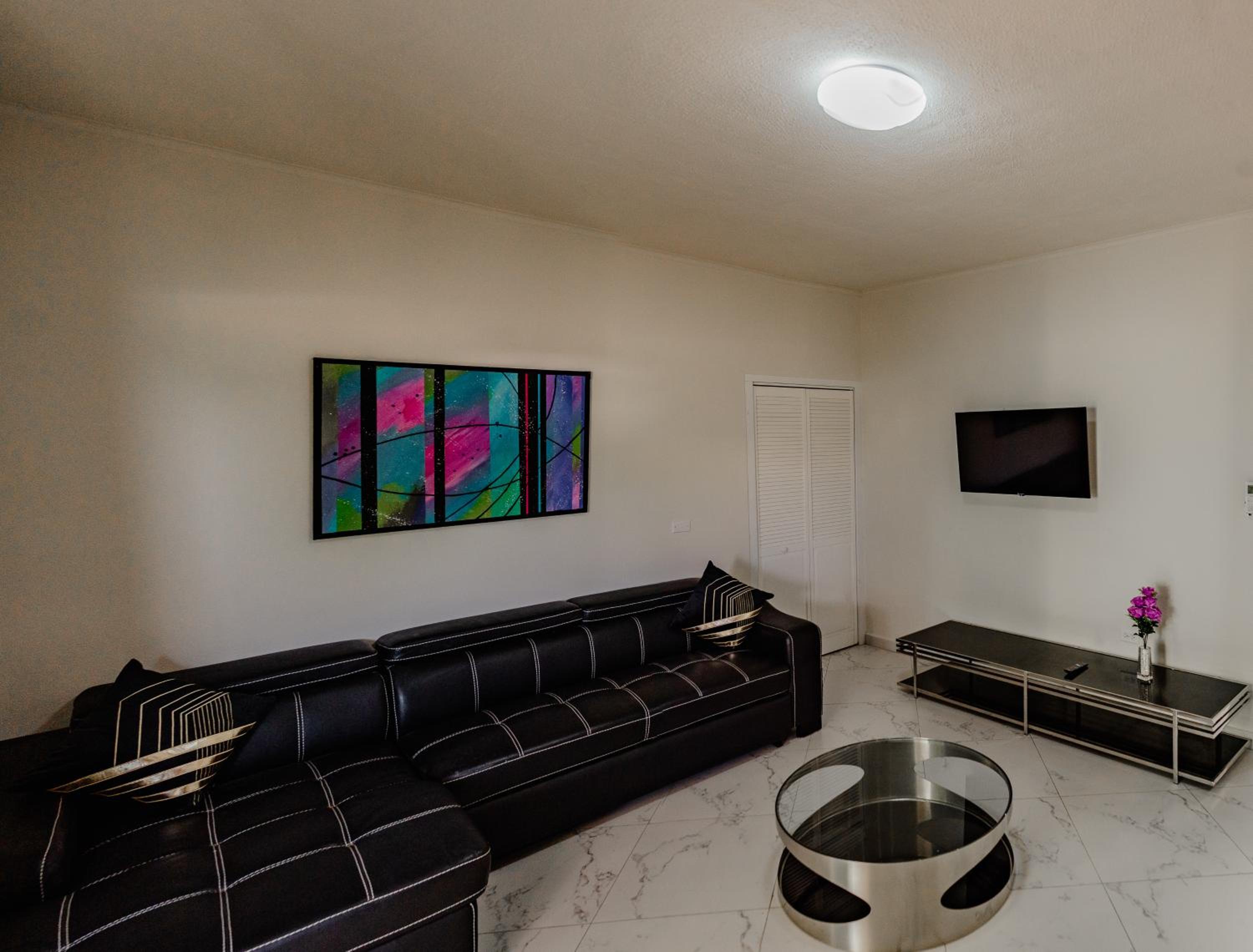 Charming 1-bedroom apartment 2 km from Eagle beach view 2
