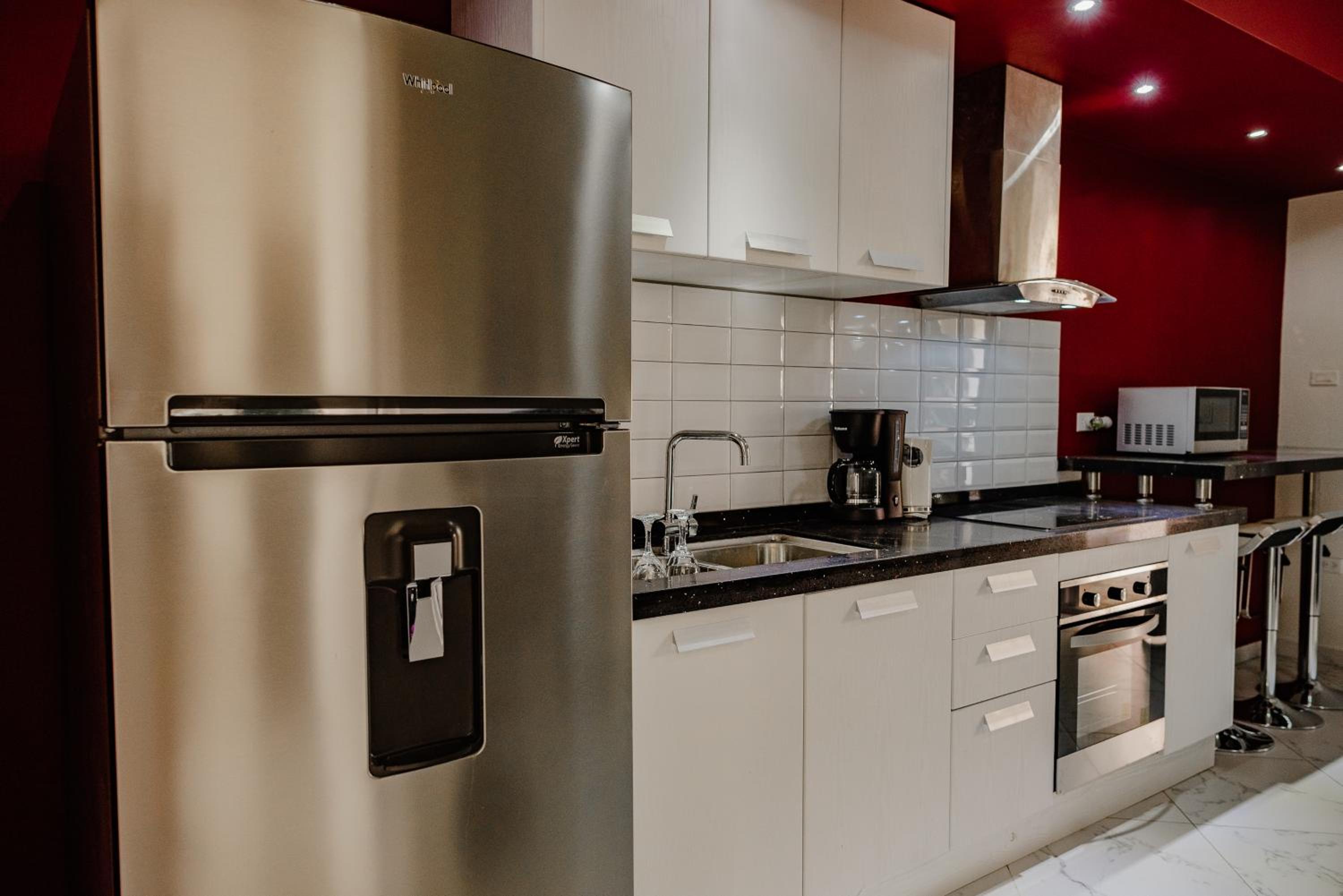 Charming 1-bedroom apartment 2 km from Eagle beach view 4