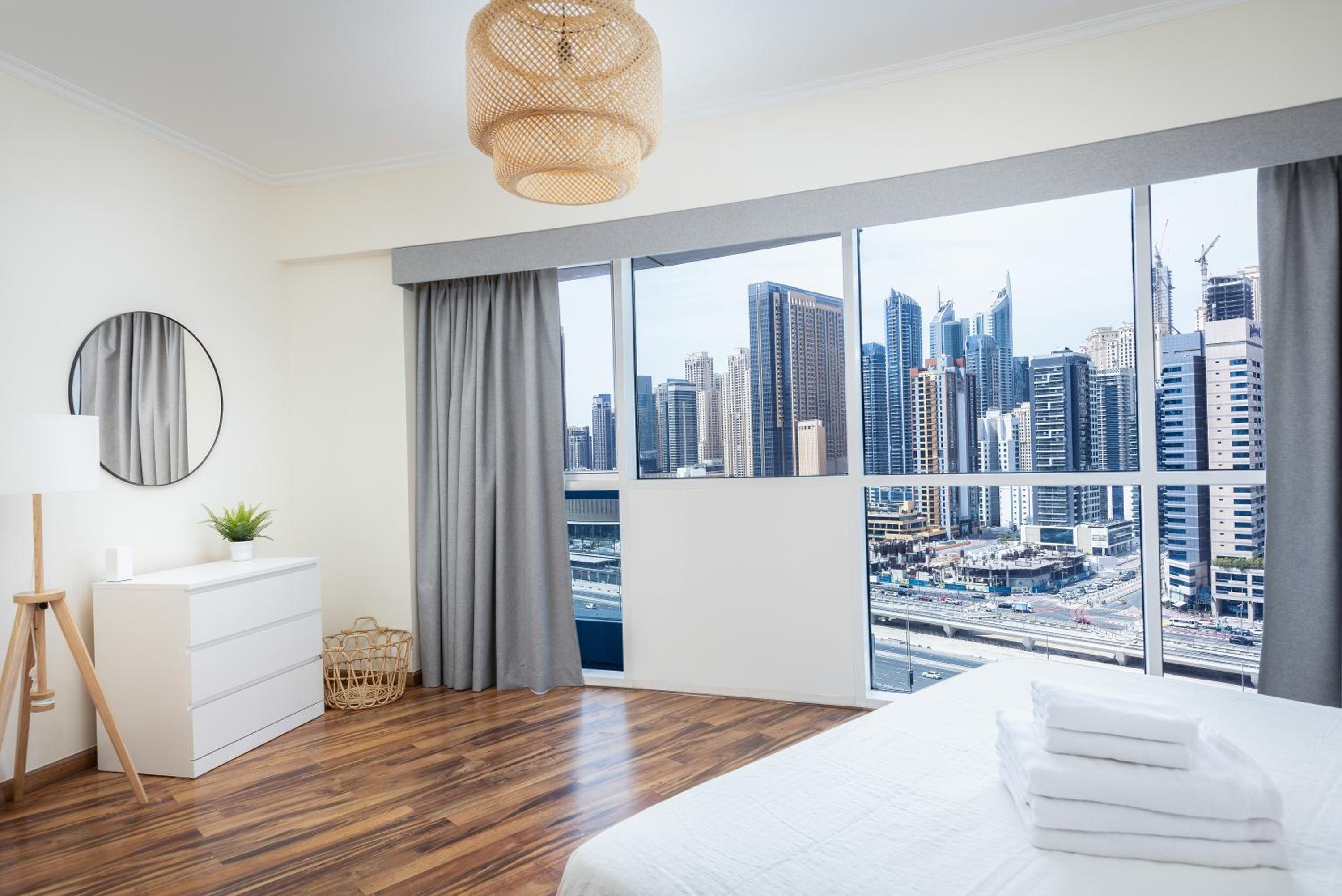 180° Sheik Zayed Road balcony views 2BR in JLT