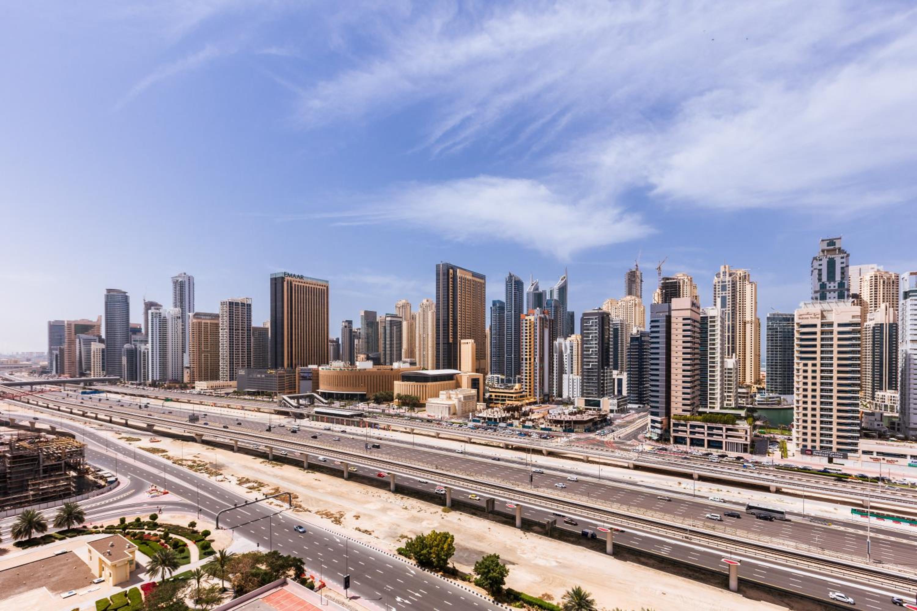 180° Sheik Zayed Road balcony views 2BR in JLT