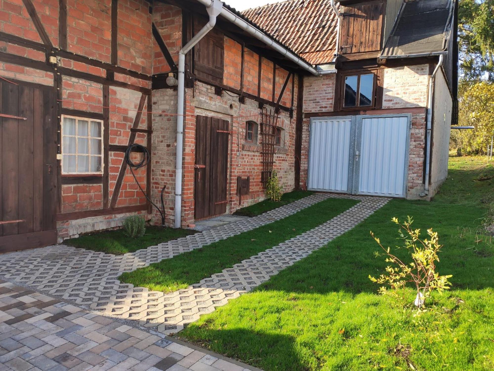 Ferienhaus Blaue Blume mit 11 kW Ladestation, Kamin, Terrasse, eingezäuntem Garten, Sauna, WLAN, Netflix, 2 Hunde willkommen!