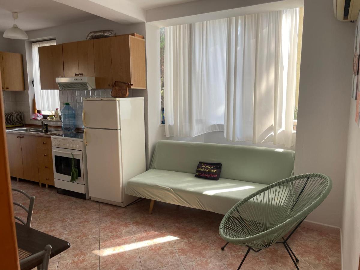 Sunny hill Apartment
