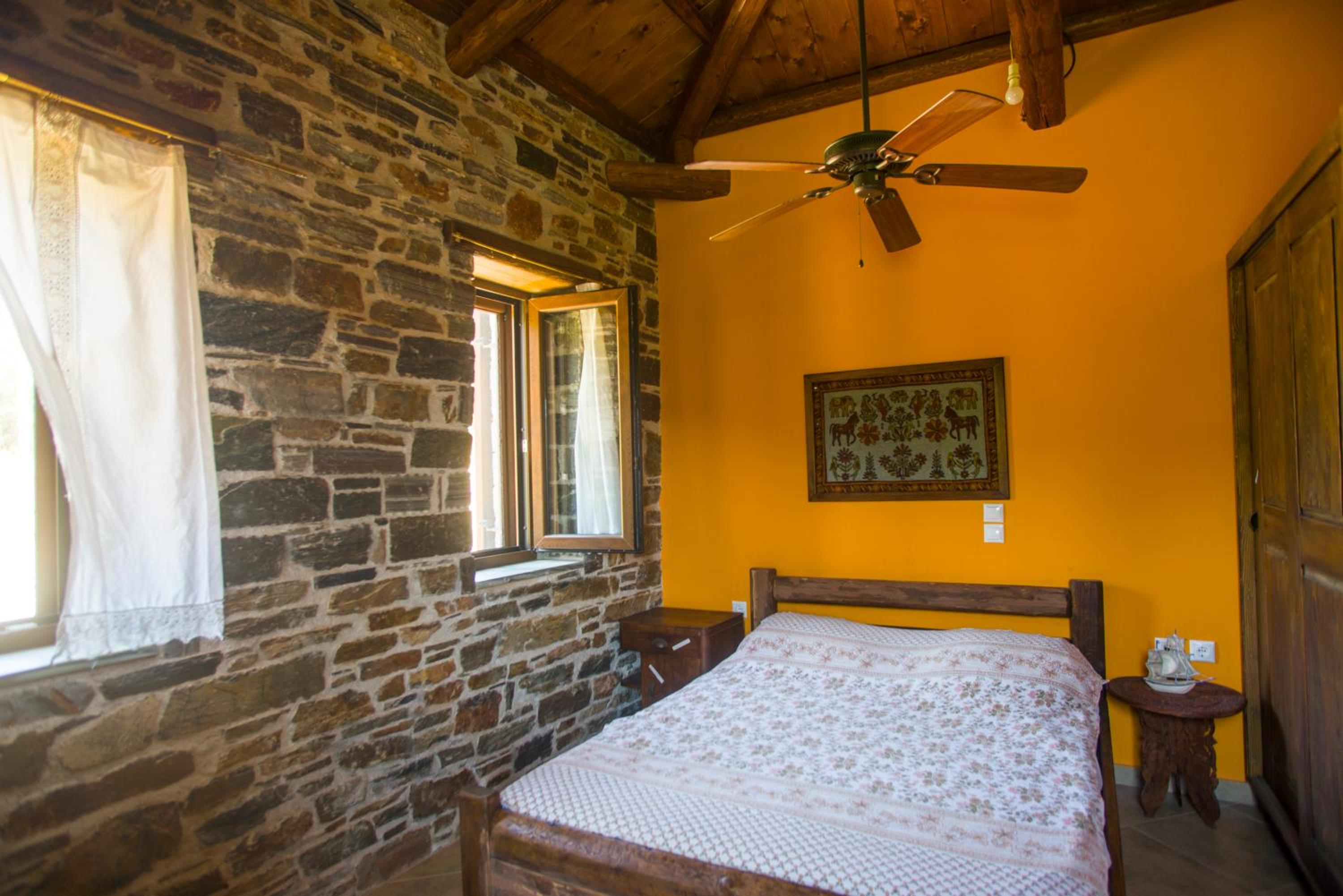 Iris' Traditional Stone House view 3