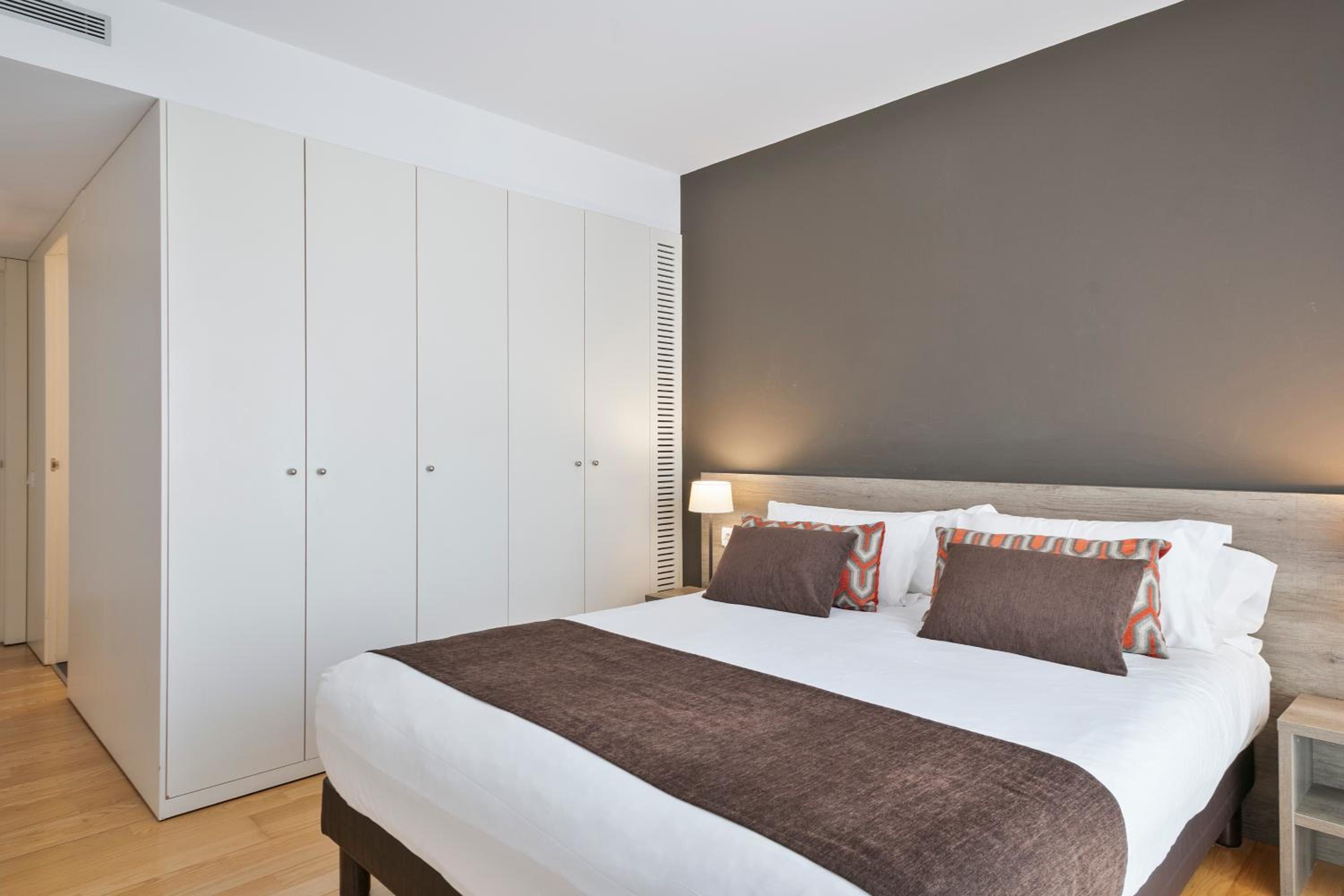 Lugaris Beach Apartments