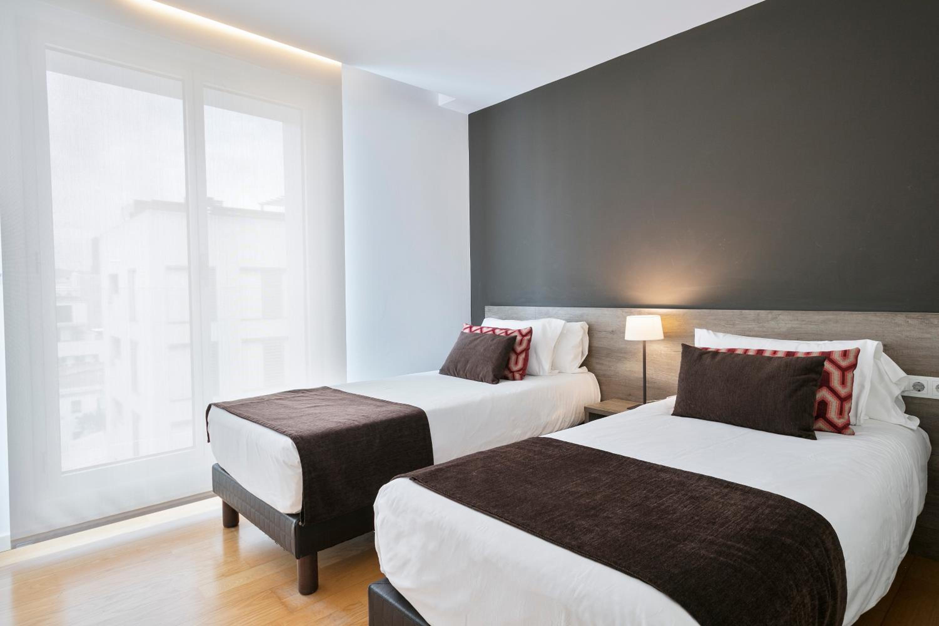 Lugaris Beach Apartments