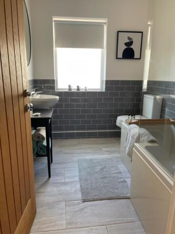 Devonshire Bungalow - close to the Coast & Lakes. view 3