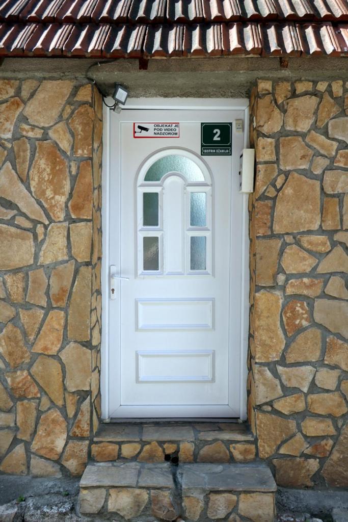 Modern&Cozy Bosnian house with GARDEN+FREE parking
