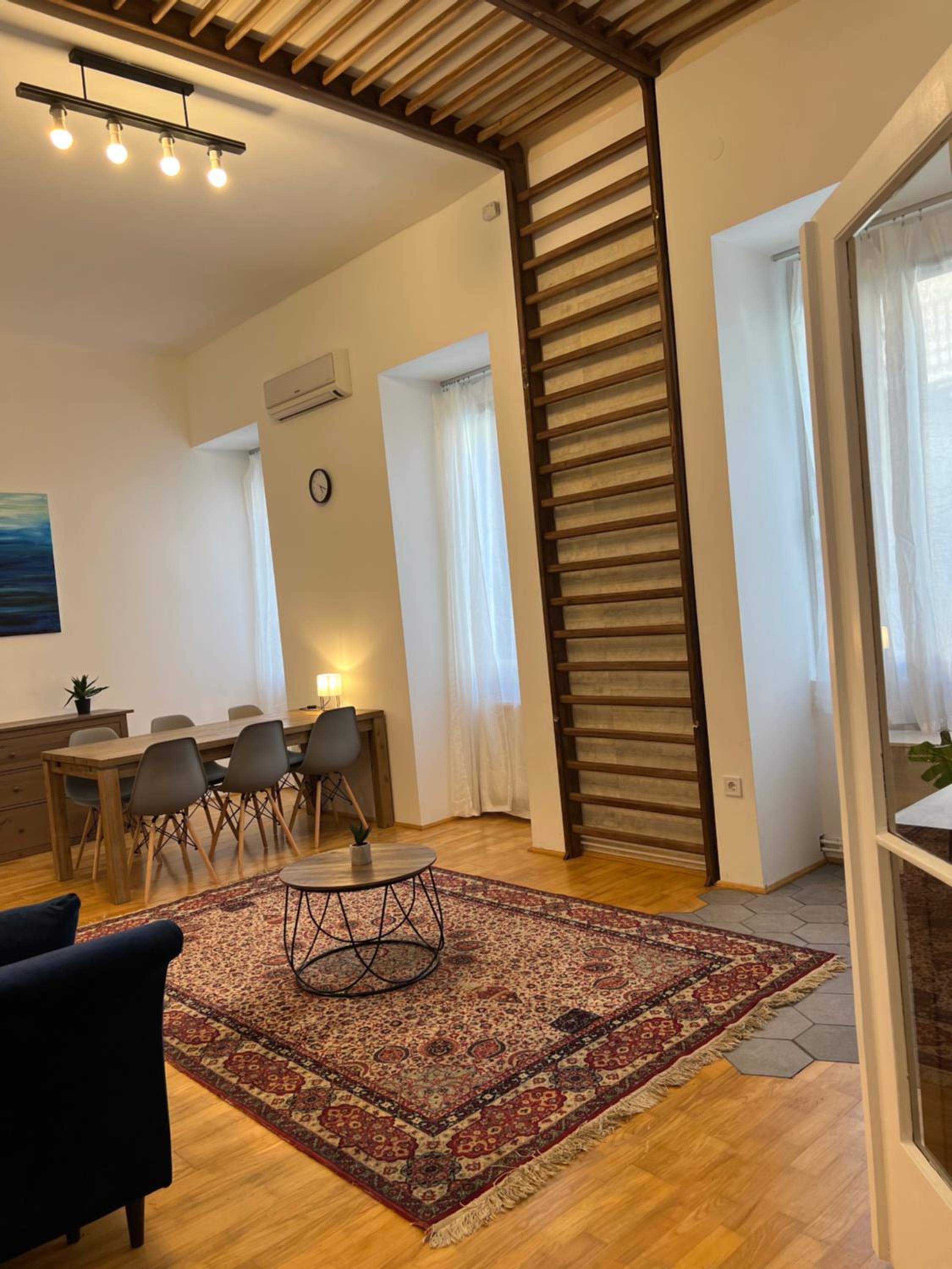 Azure King Residence in the heart of Budapest view 3