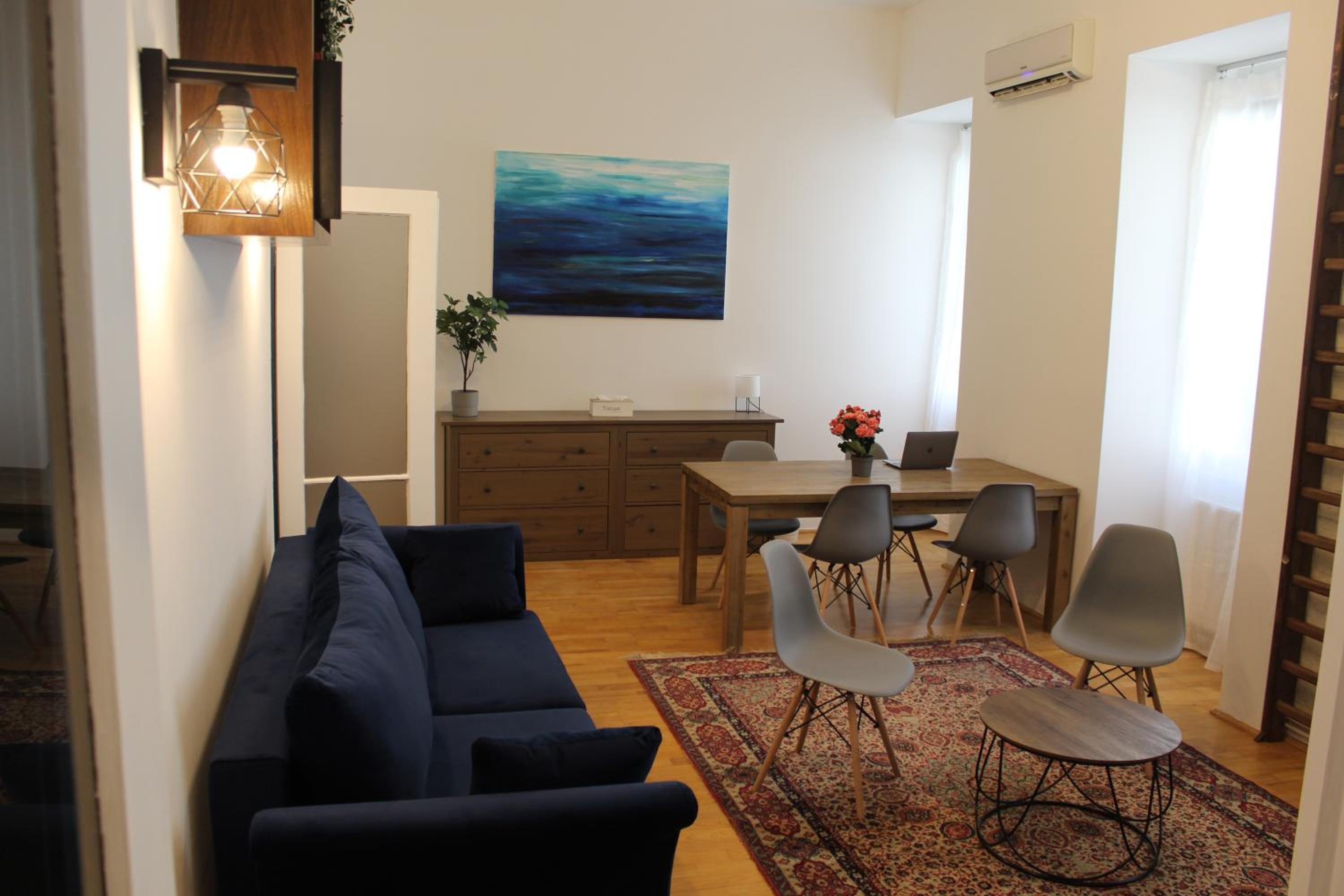 Azure King Residence in the heart of Budapest view 4