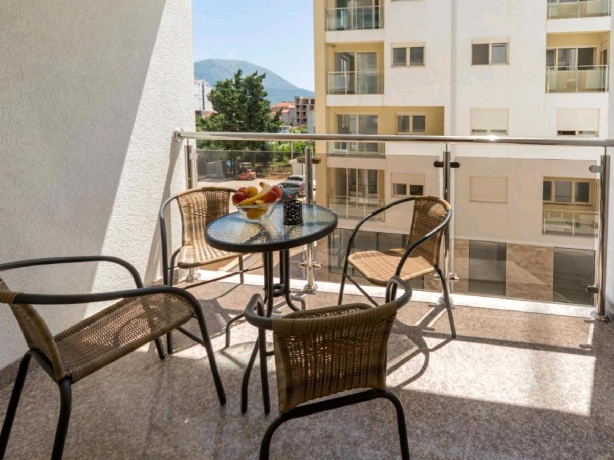 Apartments Leo