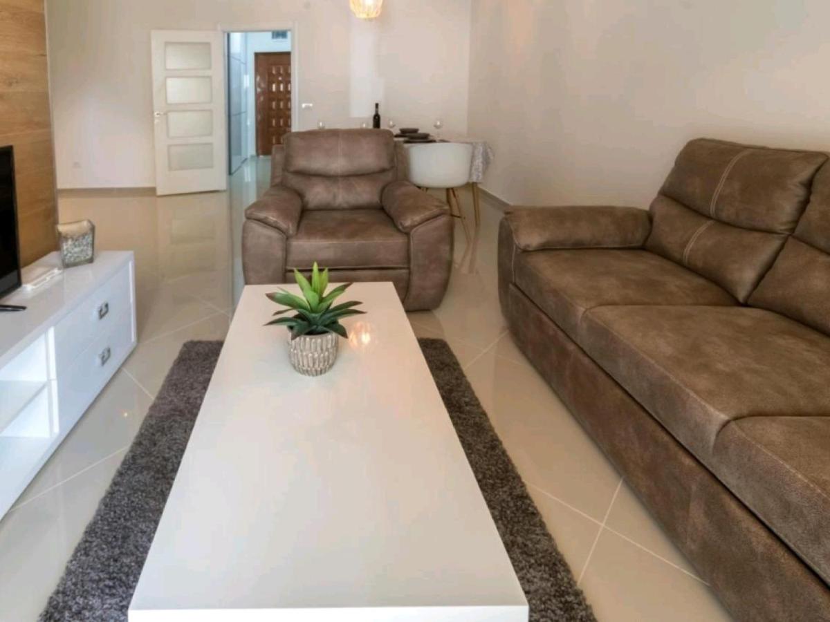 Apartments Leo