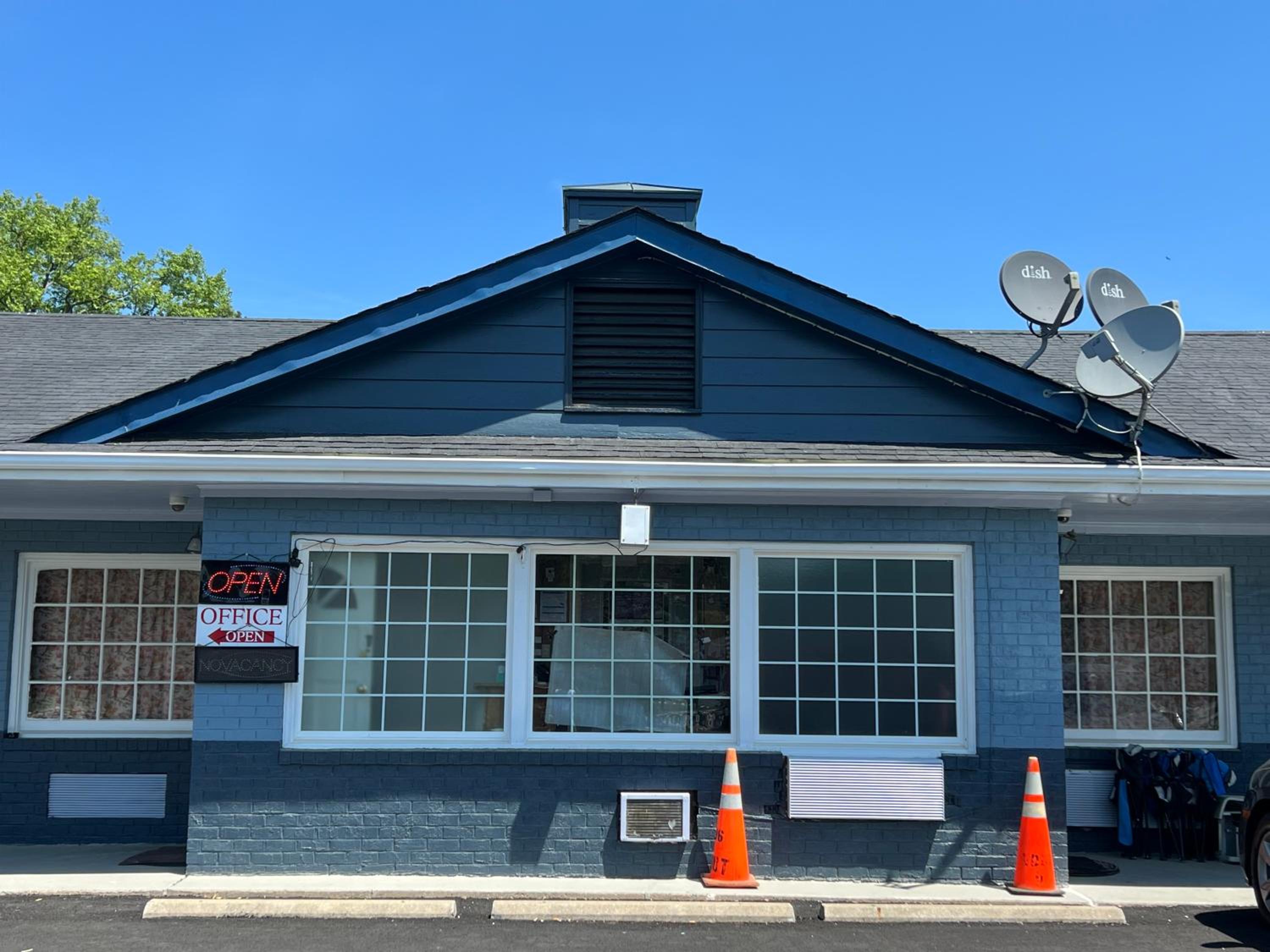 Washington & Lee Motel