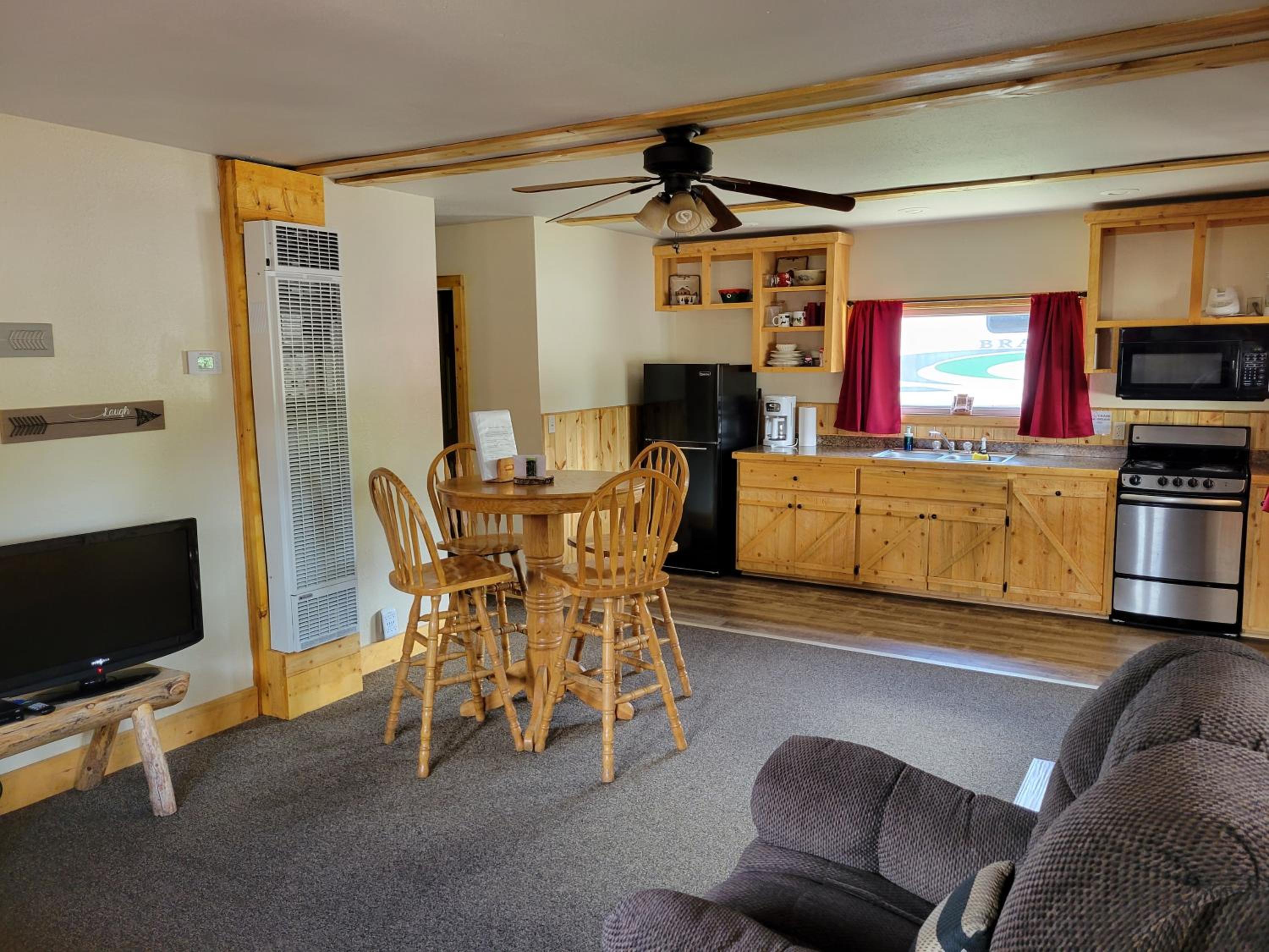 Chinook Cabins & RV Park