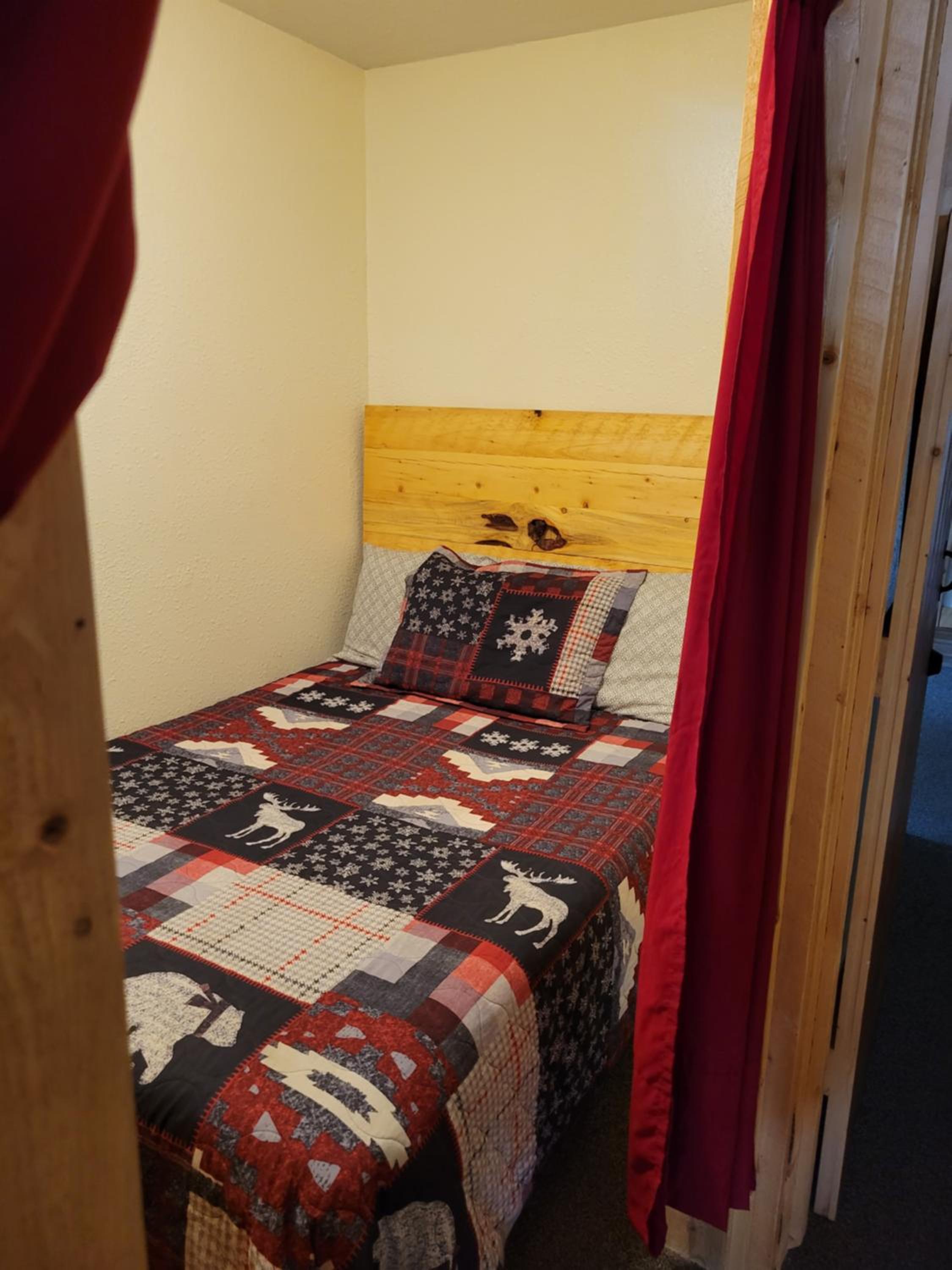 Chinook Cabins & RV Park