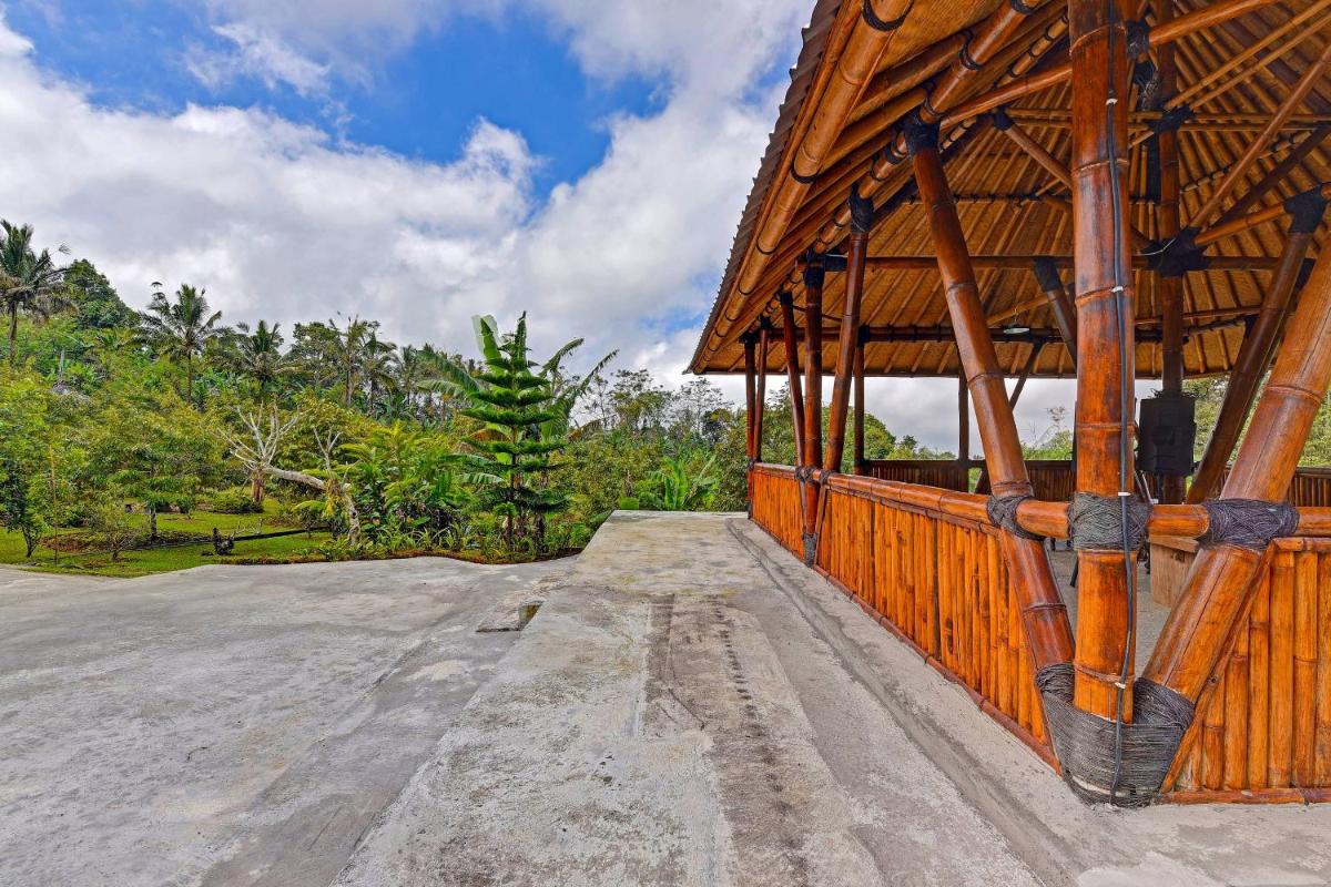 outdoor BBQ area