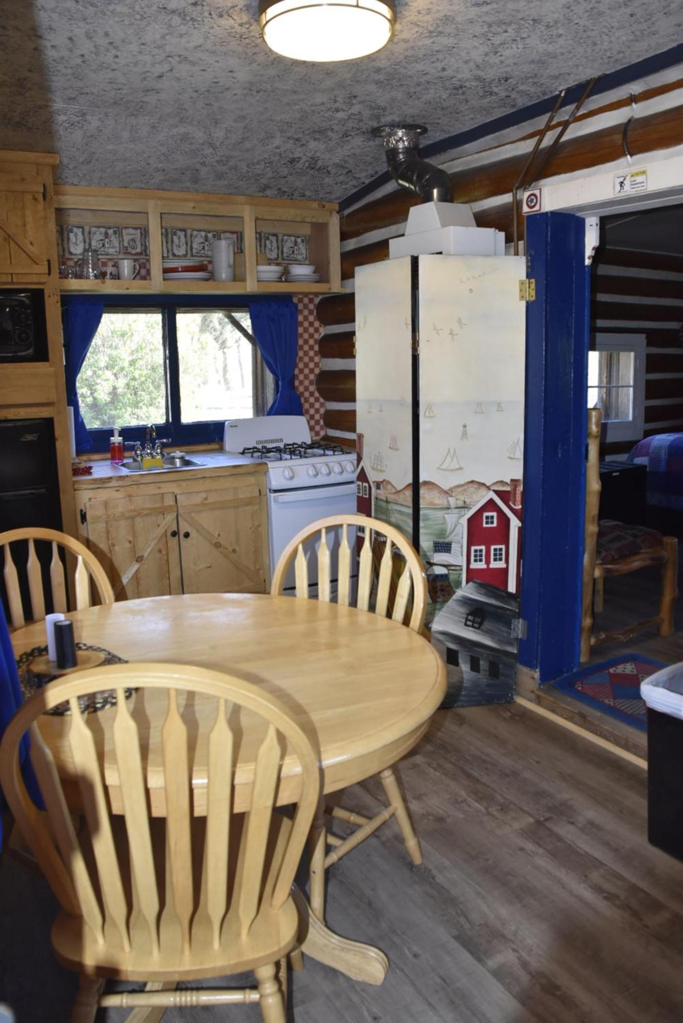 Chinook Cabins & RV Park