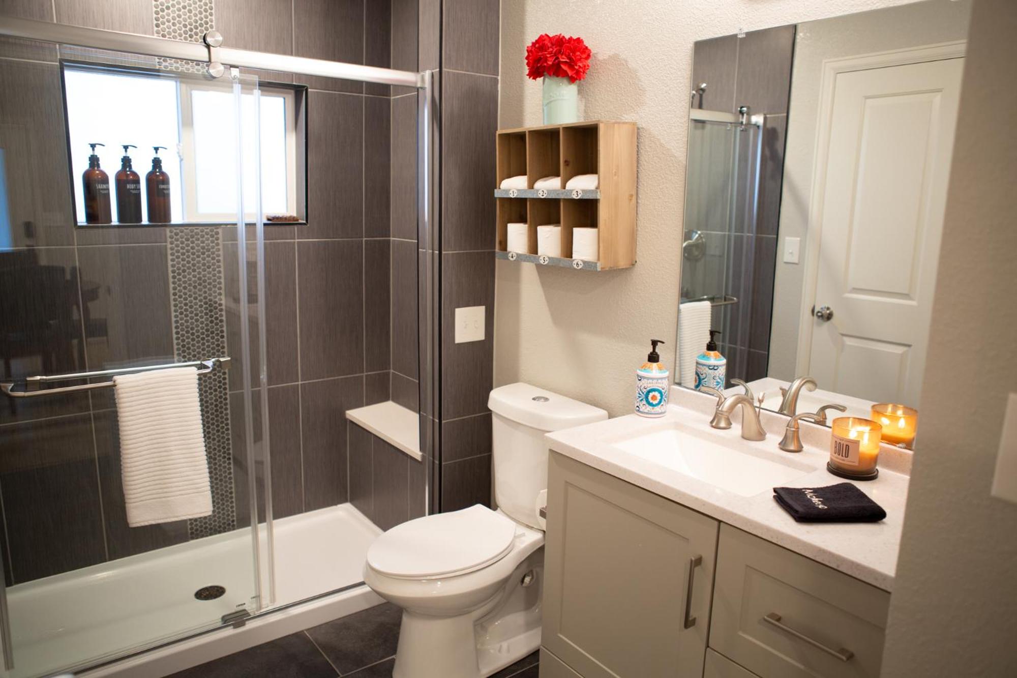 Cozy Bungalow Hot Tub & Fire Pit, Walk Downtown view 4