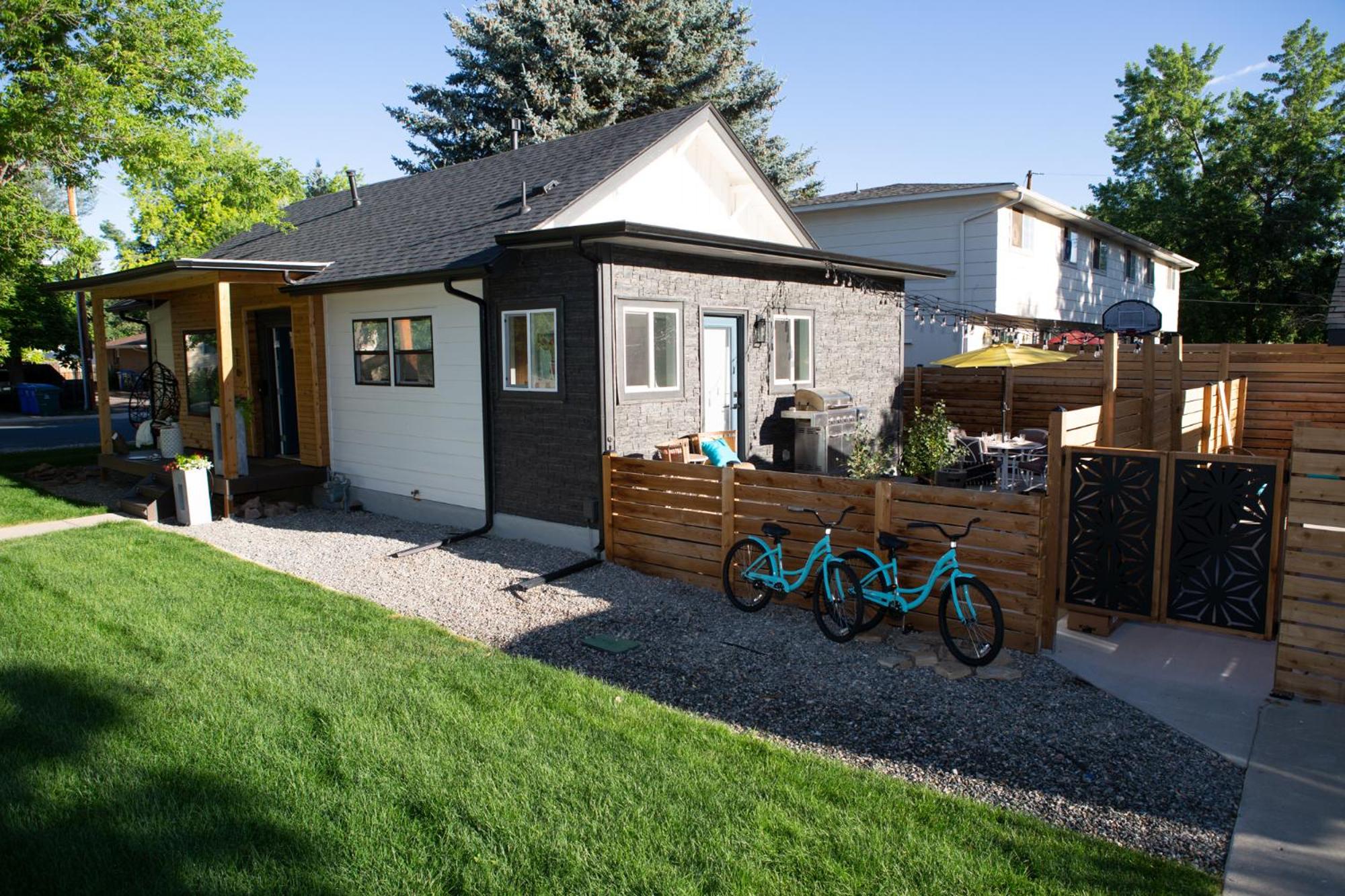 Cozy Bungalow Hot Tub & Fire Pit, Walk Downtown view 2