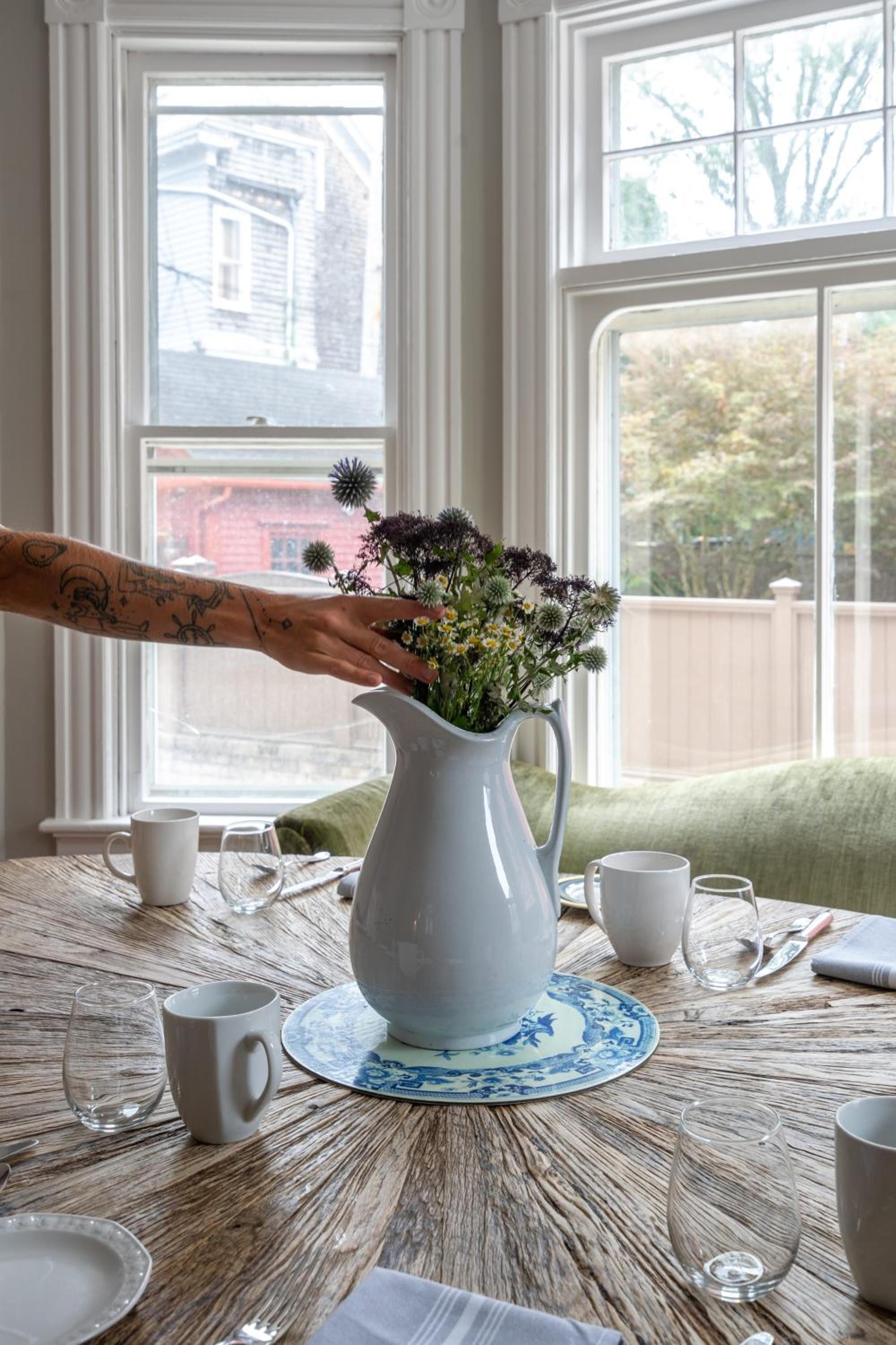 Hotel Chart House Inn - Image 1