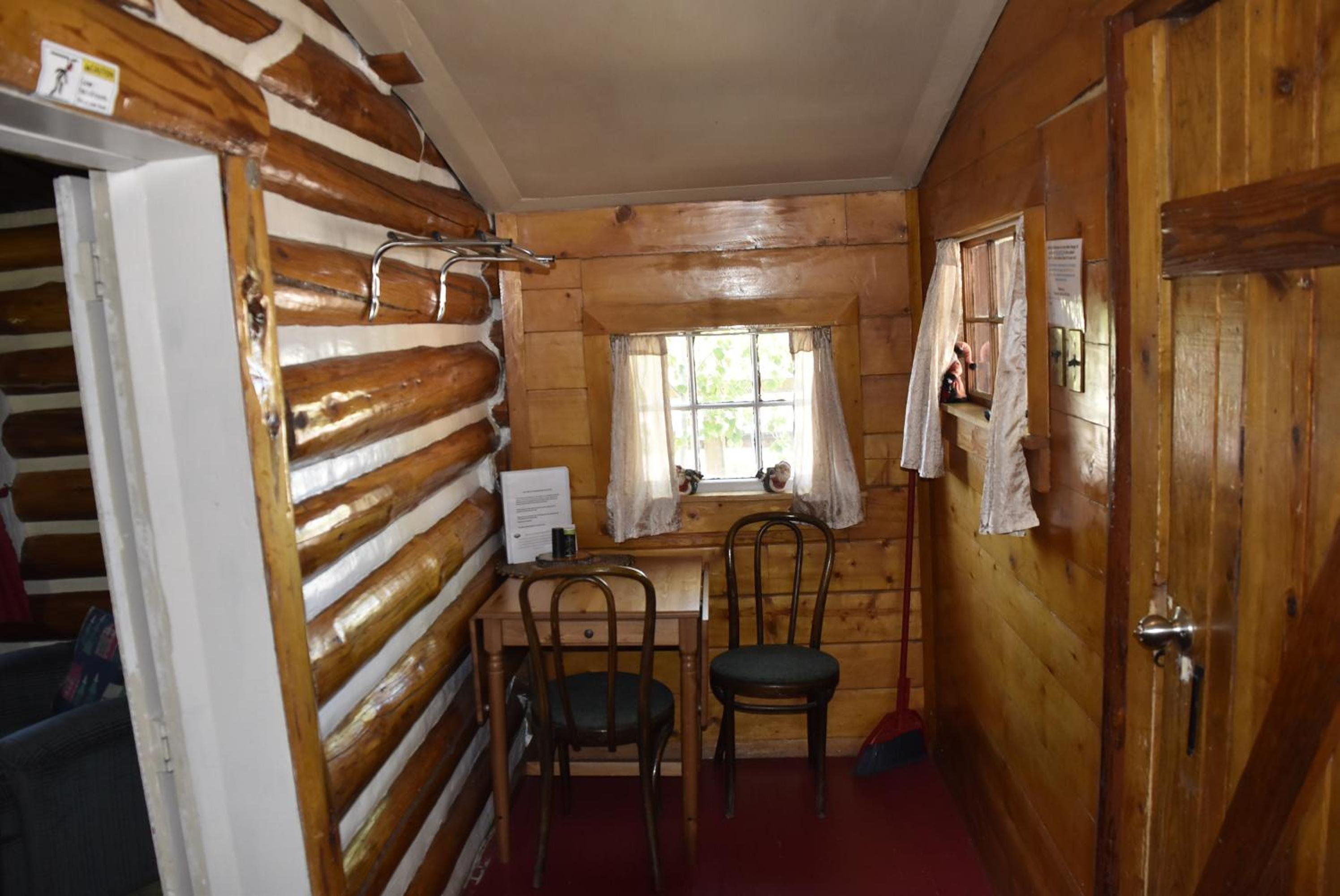 Chinook Cabins & RV Park