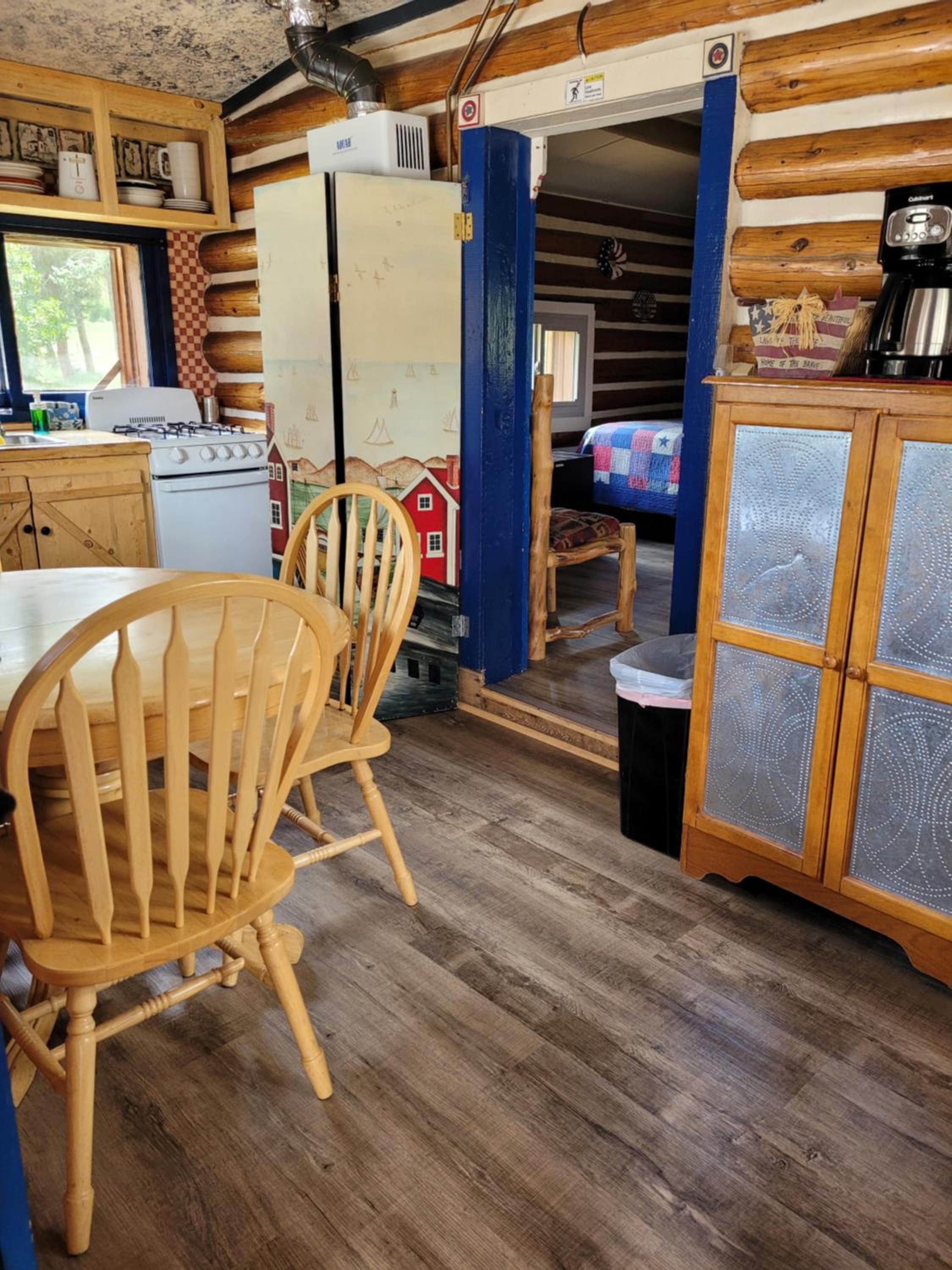 Chinook Cabins & RV Park