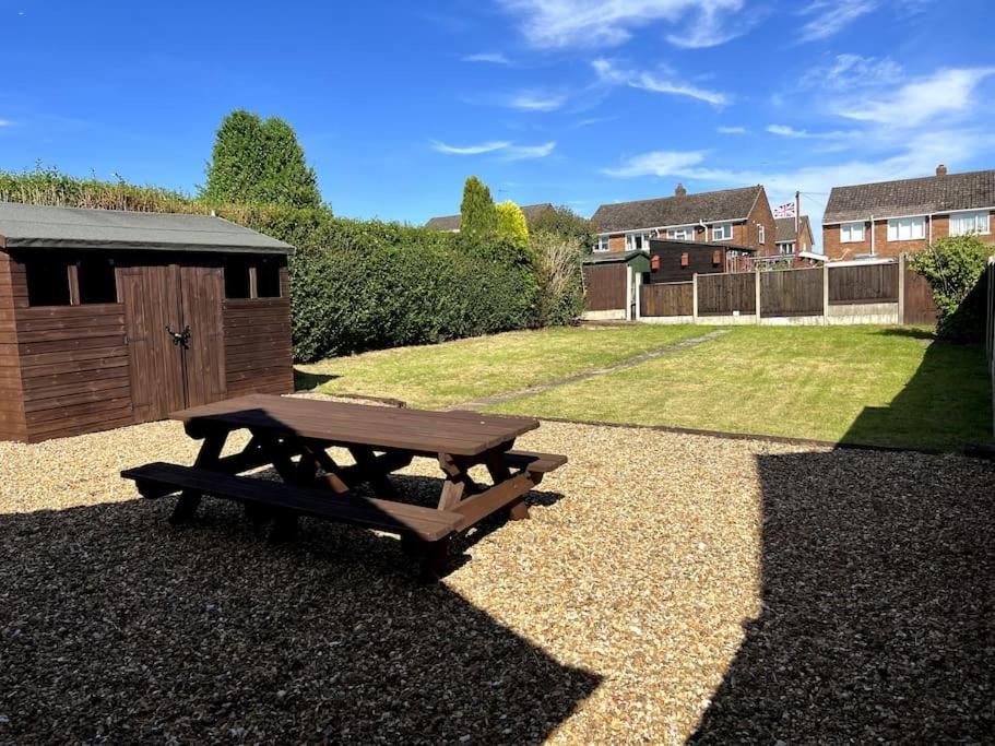 Delightful 2 bed detached home with secure parking view 5